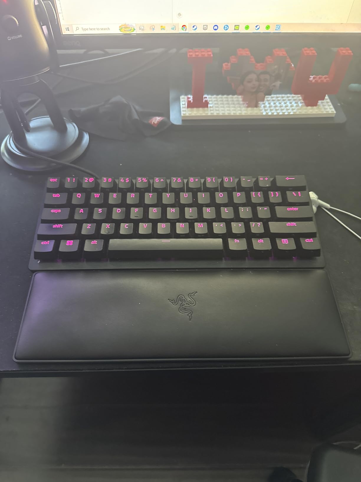 Razer Huntsman V3 Pro TKL Esports Gaming Keyboard: Analog Optical Switches - Razer Snap Tap - Rapid Trigger - Adjustable Actuation - Media Keys & Dial - PBT Keycaps customer photo 2