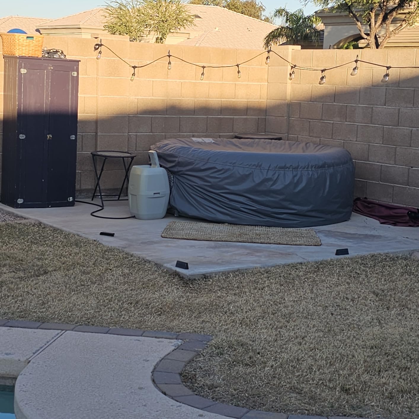 Coleman Sicily AirJet Large Round 5 to 7 Person Inflatable Hot Tub Portable Outdoor Spa with 180 AirJets and EnergySense Cover, Grey customer photo 1