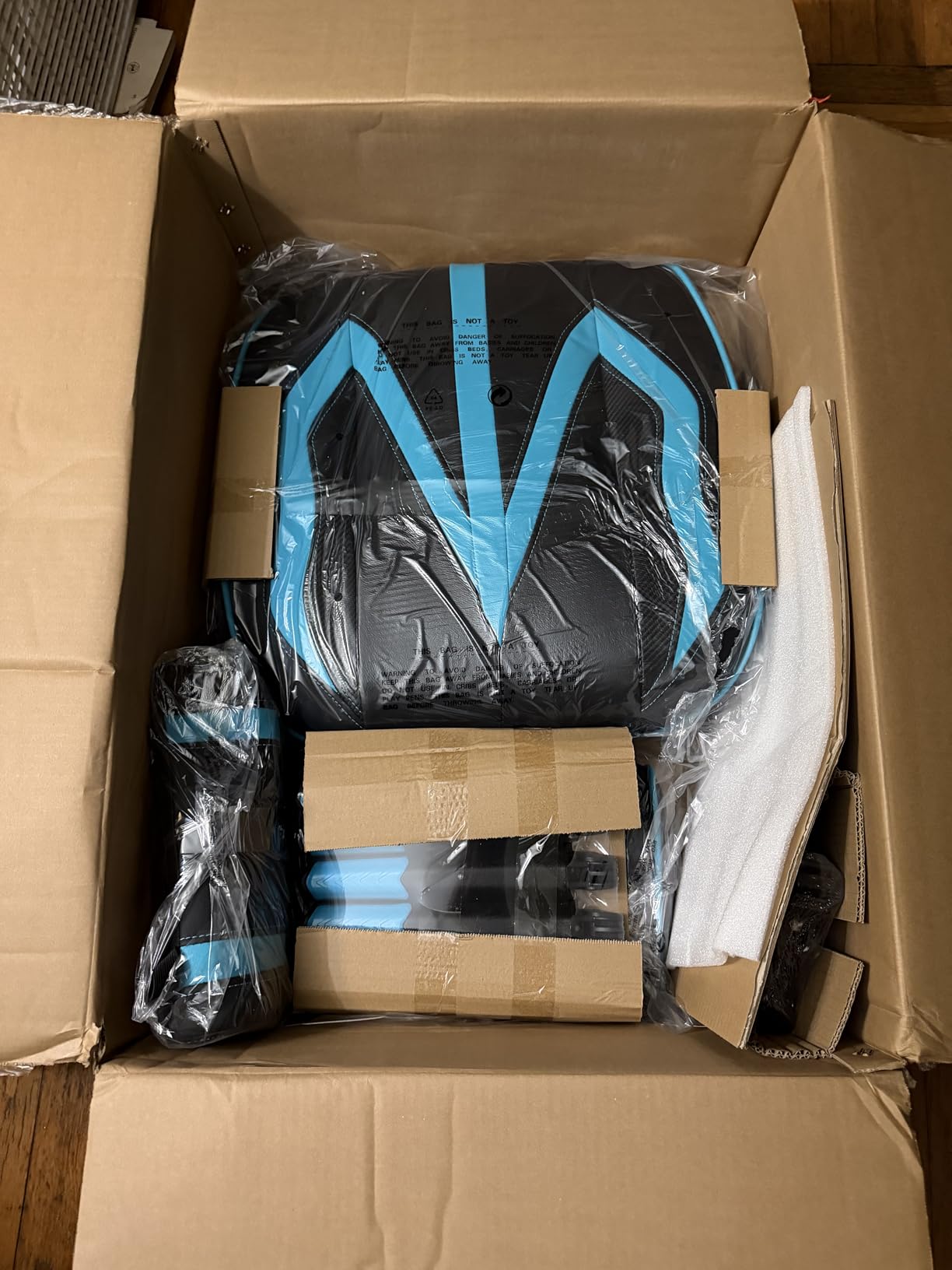 Vonesse Gaming Chairs for Adults, Gaming Chairs with Footrest and Massage, Reclining Computer Chair for Heavy People, Big and Tall Ergonomic Gamer Chair with Lumbar Pillow (Teal/Cyan) customer photo 1