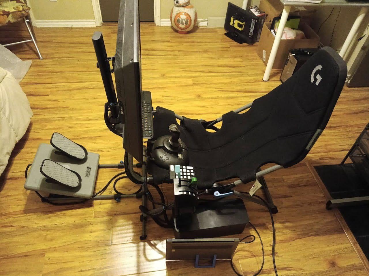 Playseat Challenge X - Logitech G Edition Sim Racing Cockpit customer photo 1