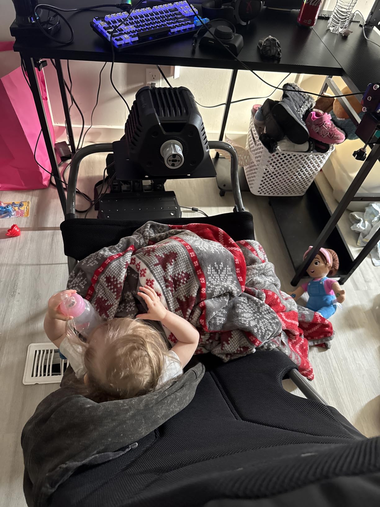 Playseat Challenge X - Logitech G Edition Sim Racing Cockpit customer photo 2