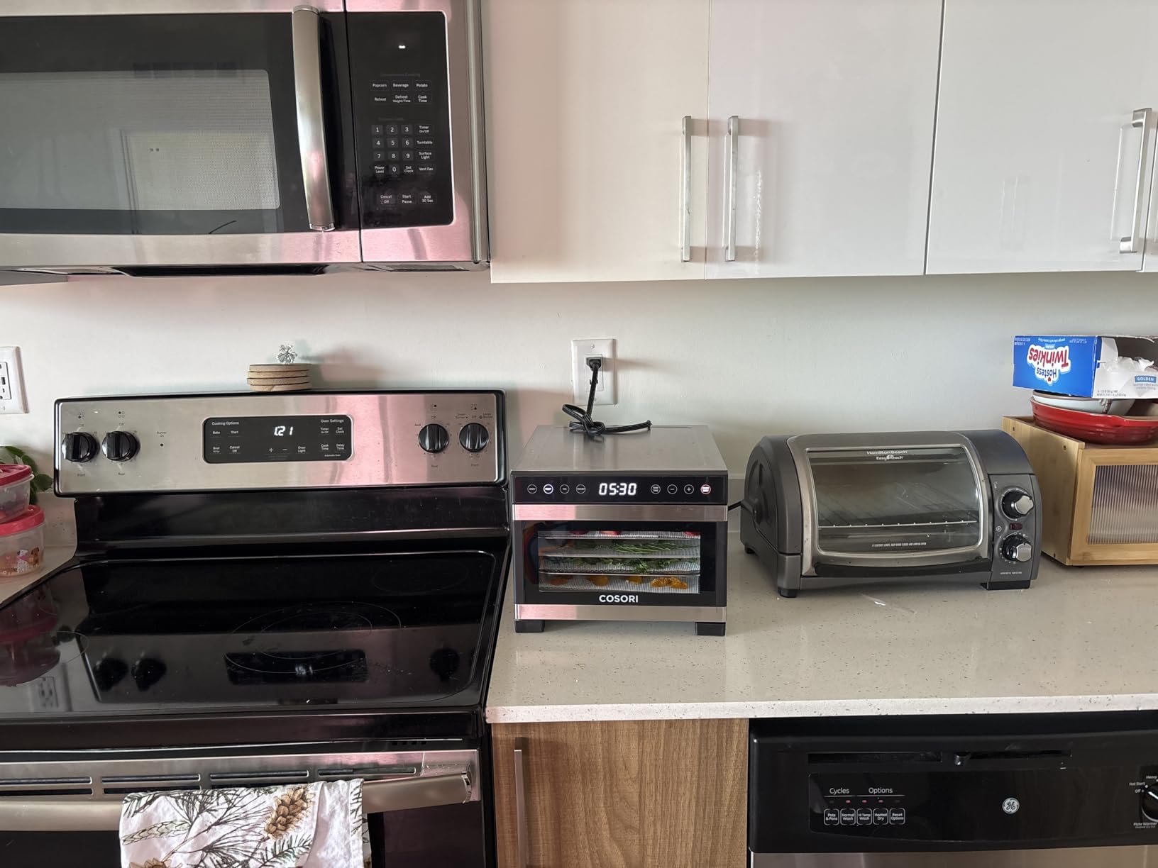 COSORI Food Dehydrator for Jerky, 176°F Temperature Control, 5 Stainless Steel Trays with 5.1 ft² Drying Space, 4 Presets, 48H Timer, for Dog Treats, Meat, Fruit, Veggies, Snacks, Bright-Silver customer photo 1