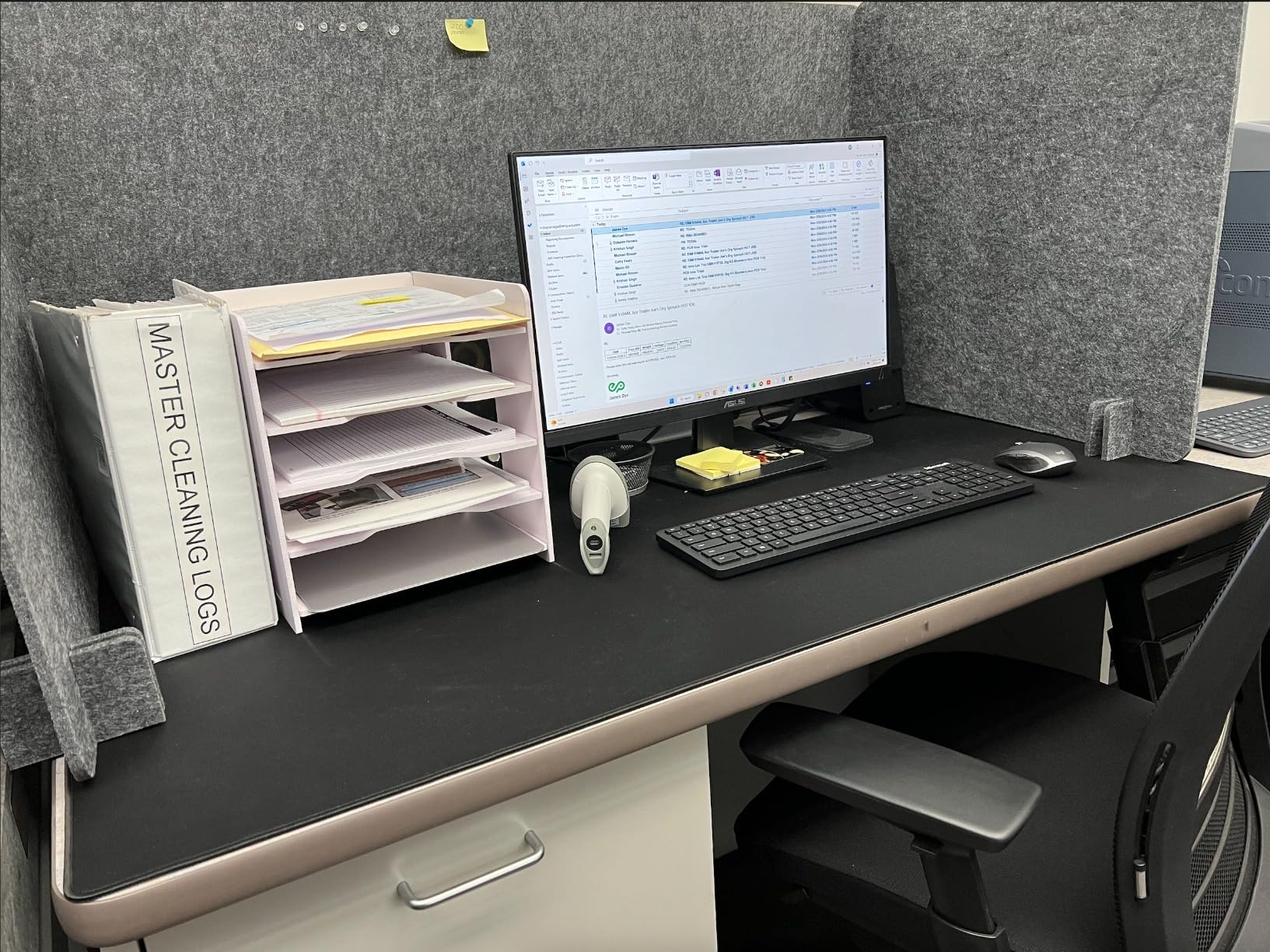 Buryeah 3 Pcs Desk Divider Desk Partition 23.6 x 47.2, 23.6 x 23.6 Stand up Freestanding Cubicle Privacy Panel (Deep Gray) customer photo 1