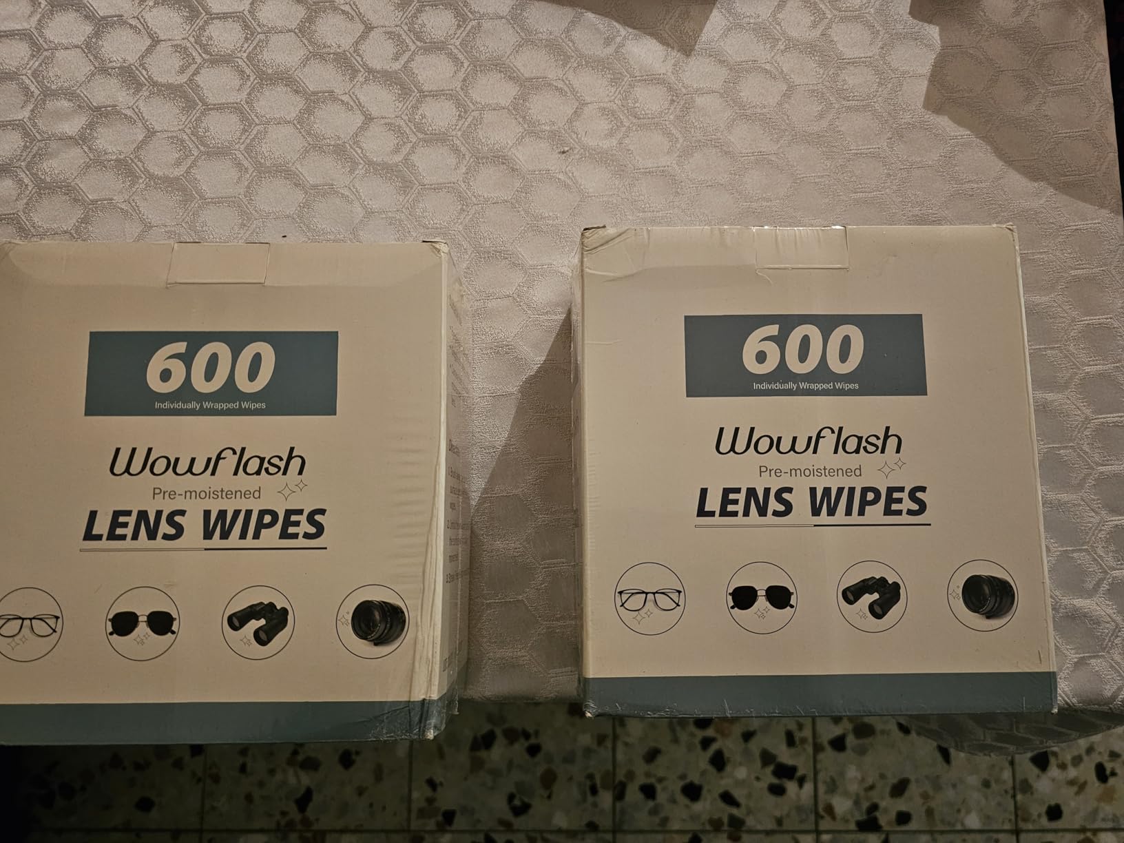 200 Count Lens Wipes for Eyeglasses, Eyeglass Lens Cleaning Wipes Pre-moistened Individually Wrapped Scratch-Free Streak-Free Eye Glasses Cleaner Wipes for Sunglass, Camera Lens, Goggles customer photo 1