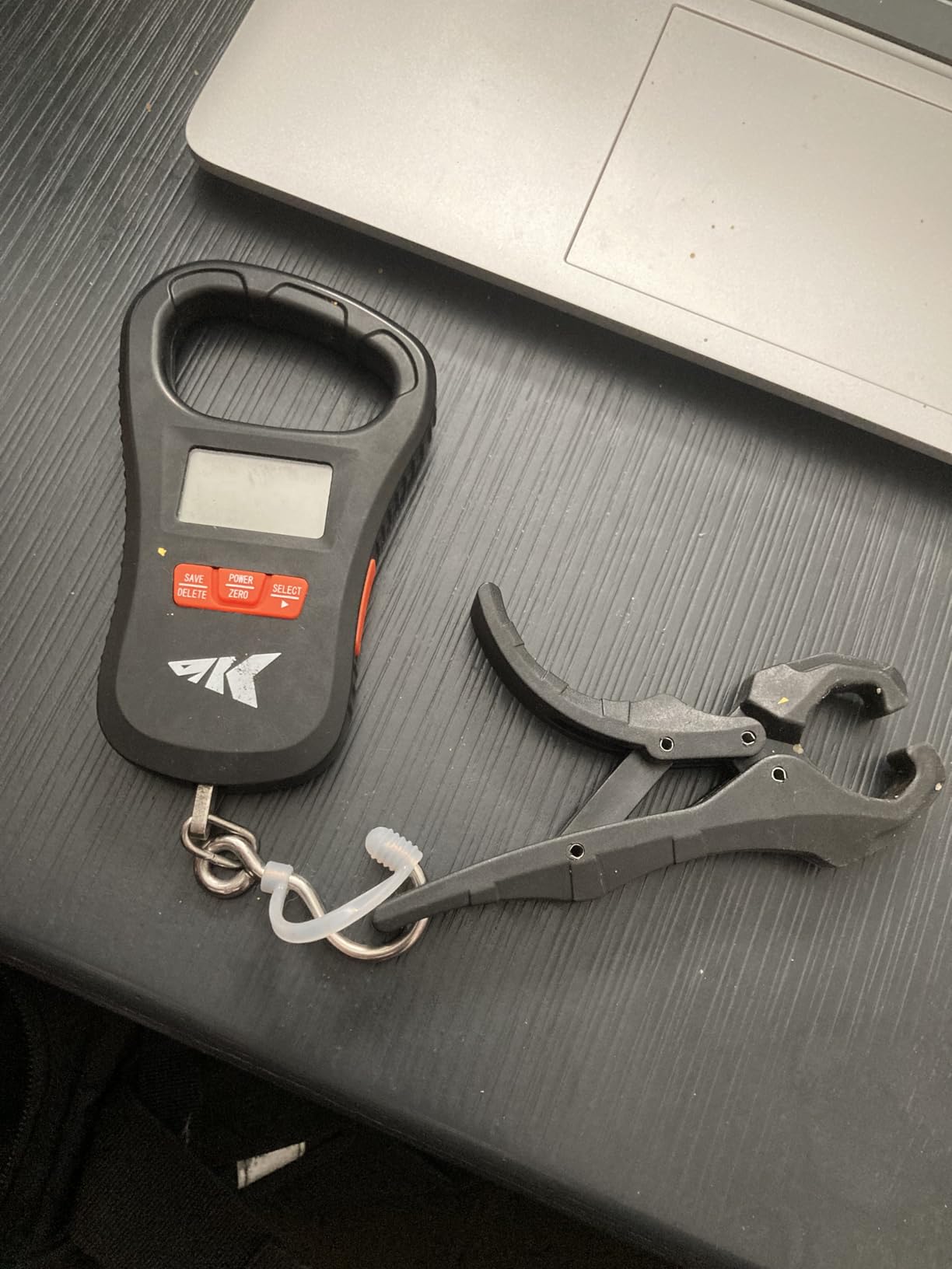 KastKing ToughTide Fishing Scale, USB Charging, 65lb Capacity, Ultra-Thin Digital Fish Scale, LCD Display, Ergonomic Handle, Fish Scales Digital Weight, Fishing Accessories for Men customer photo 2