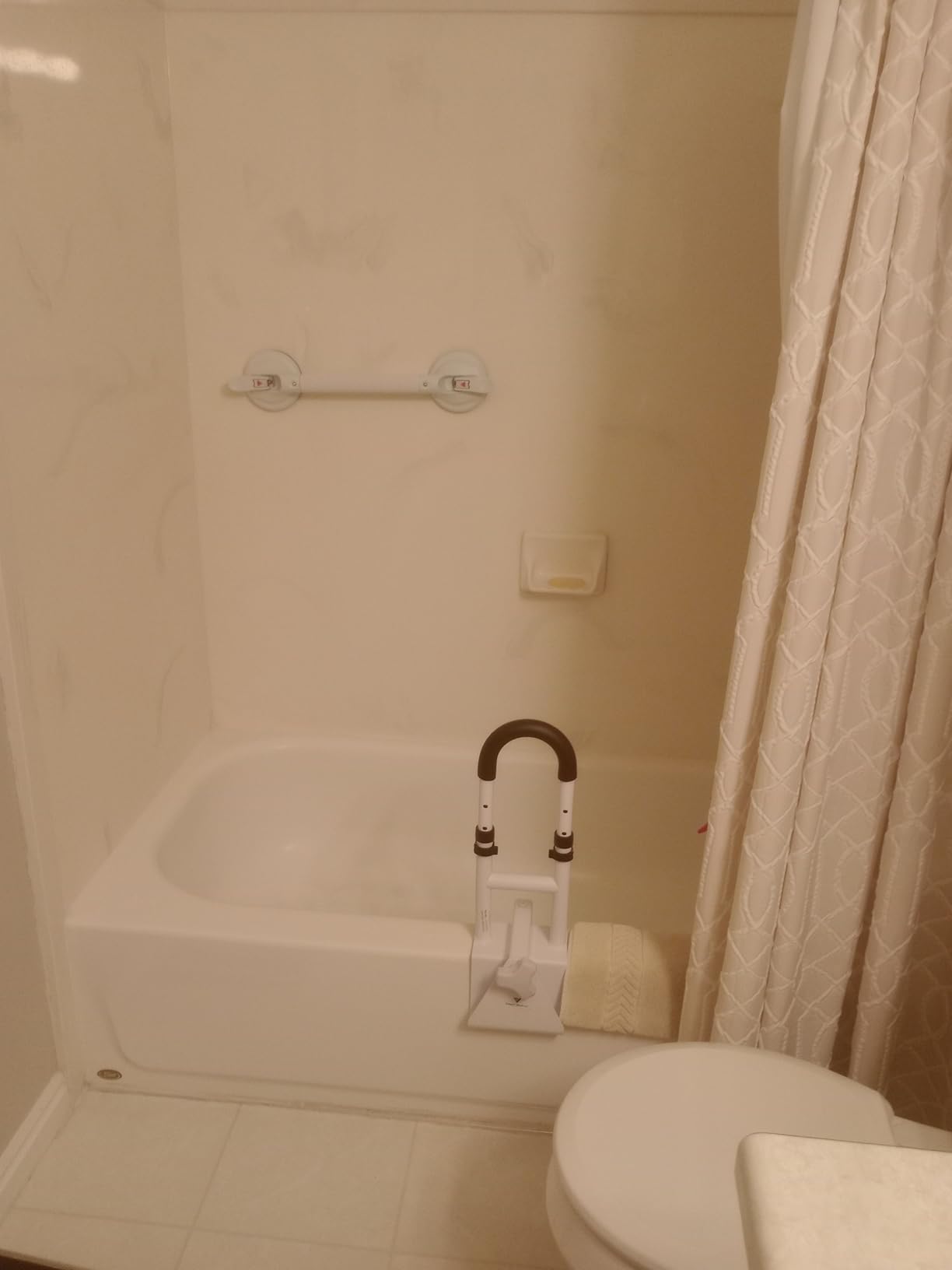 Vaunn Medical Bathtub Handle Grab Bar and Safety Rails for Seniors, Height Adjustable Tub Handles customer photo 2