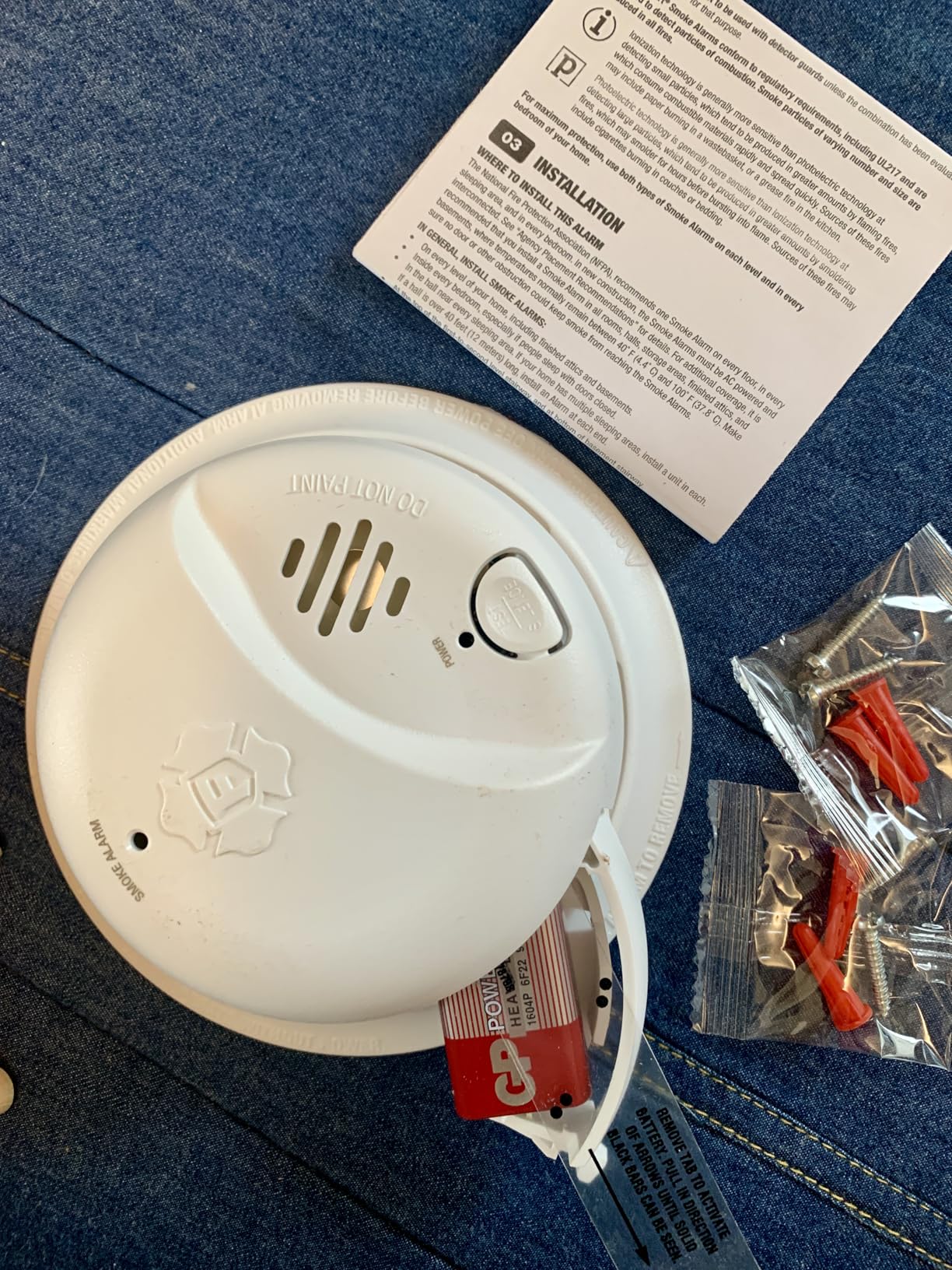 First Alert Smoke Alarm, Battery-Operated Detector with Test & Silence Button, SMI100, 1-Pack customer photo 2