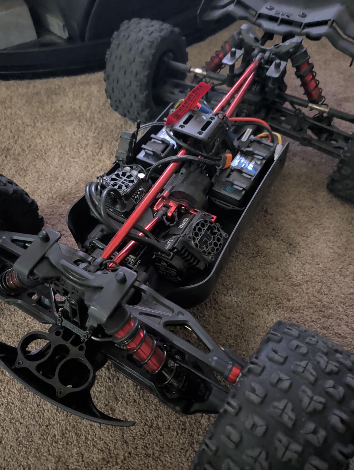 RC Truck KRATON 4X4 8S BLX 1/5 Speed Monster Truck Black, RTR (Transmitter and Receiver Included, Batteries and Charger Not Included), ARA5808V2T1 customer photo 1