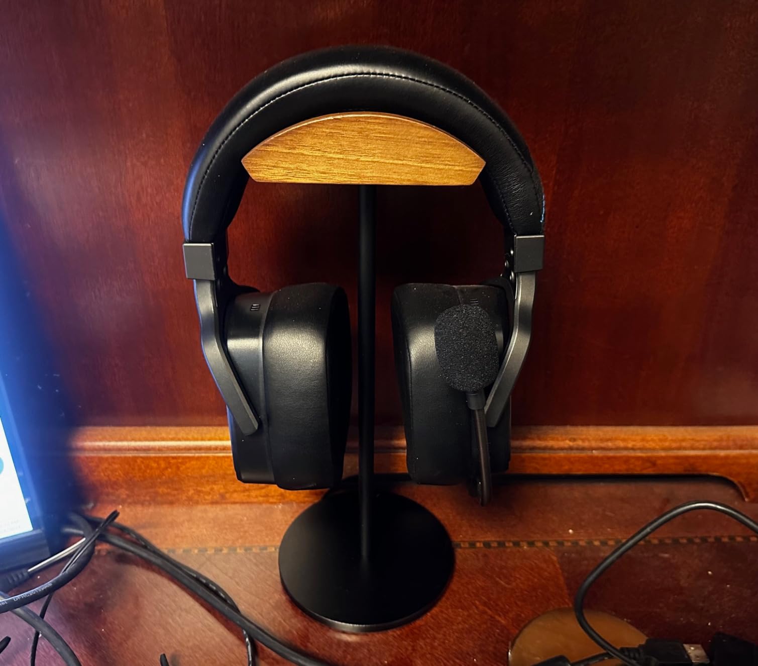 Headphone Stand for Desk - Headset Holder with Aluminum Alloy Support Rod, Gaming Headset Stand with Wooden Support Plate customer photo 2