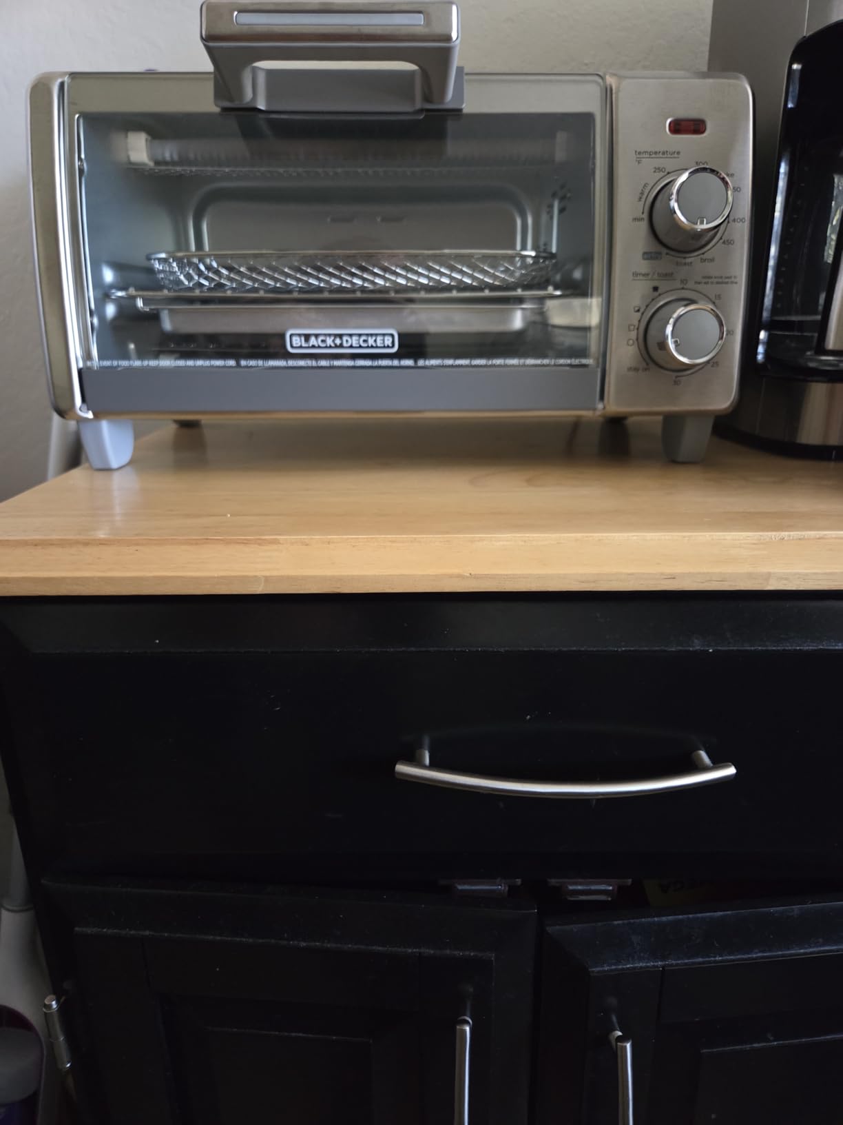 BLACK+DECKER Crisp 'N Bake Air Fry Countertop Convection Toaster Oven, Medium Capacity, 4-Slice, 5-in-1, Fits 9