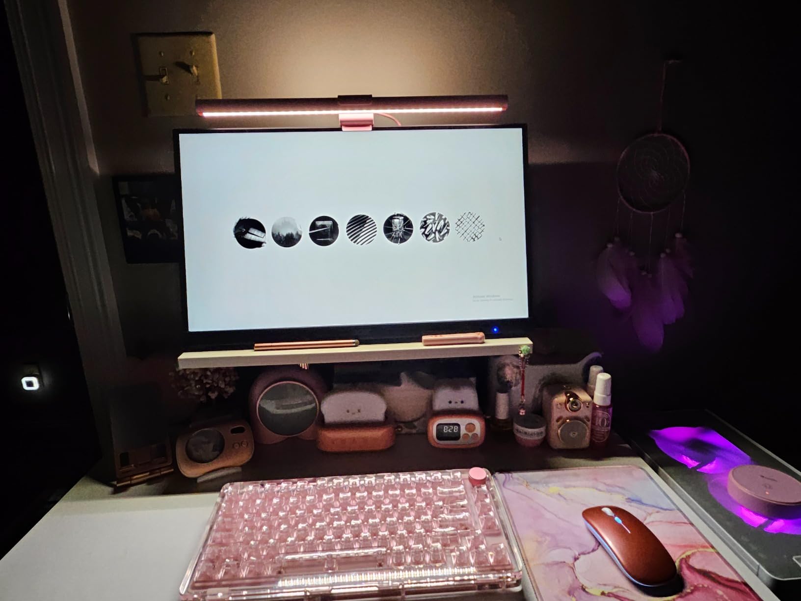 Quntis Computer Monitor Light Bar with Remote, Eye-Care Monitor Light Backlight Desk Lamp for Home Office Gaming, Stepless Dimming Brightness and Color Temperature, No Screen Glare, Gray customer photo 1