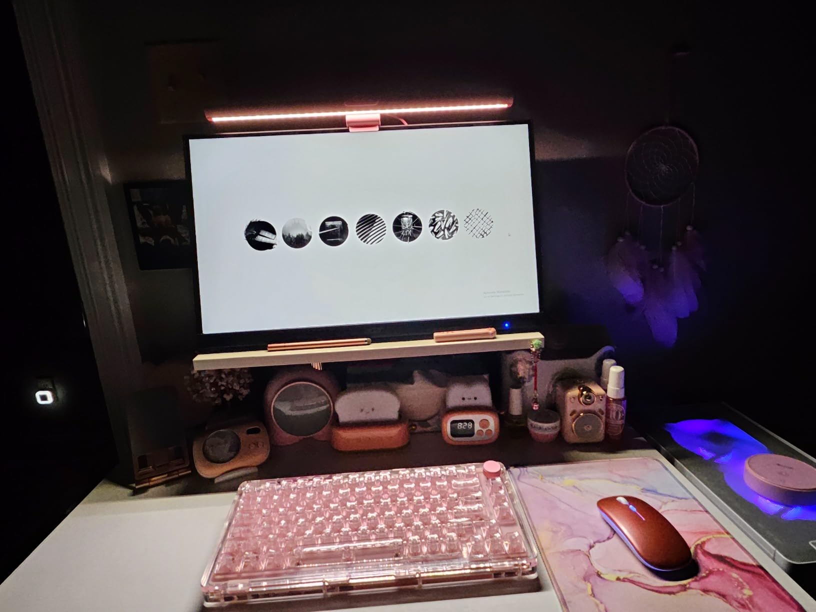 Quntis Computer Monitor Light Bar with Remote, Eye-Care Monitor Light Backlight Desk Lamp for Home Office Gaming, Stepless Dimming Brightness and Color Temperature, No Screen Glare, Gray customer photo 2