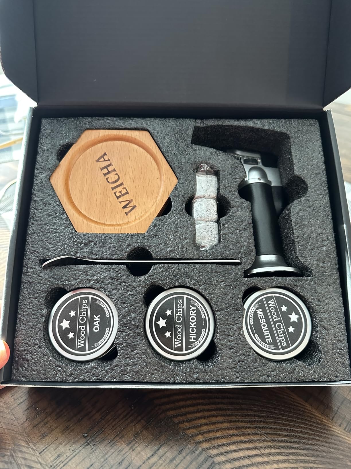 Electric Cocktail Smoker Kit - Rechargeable Whiskey Smoker Kit with Smoking Gun, Old-Fashioned Bourbon Smoker, Cold Smoker, Food Smoke Gun, Smoked Drink infuser, 6 Wood Chips,Butane Not required,Black customer photo 1