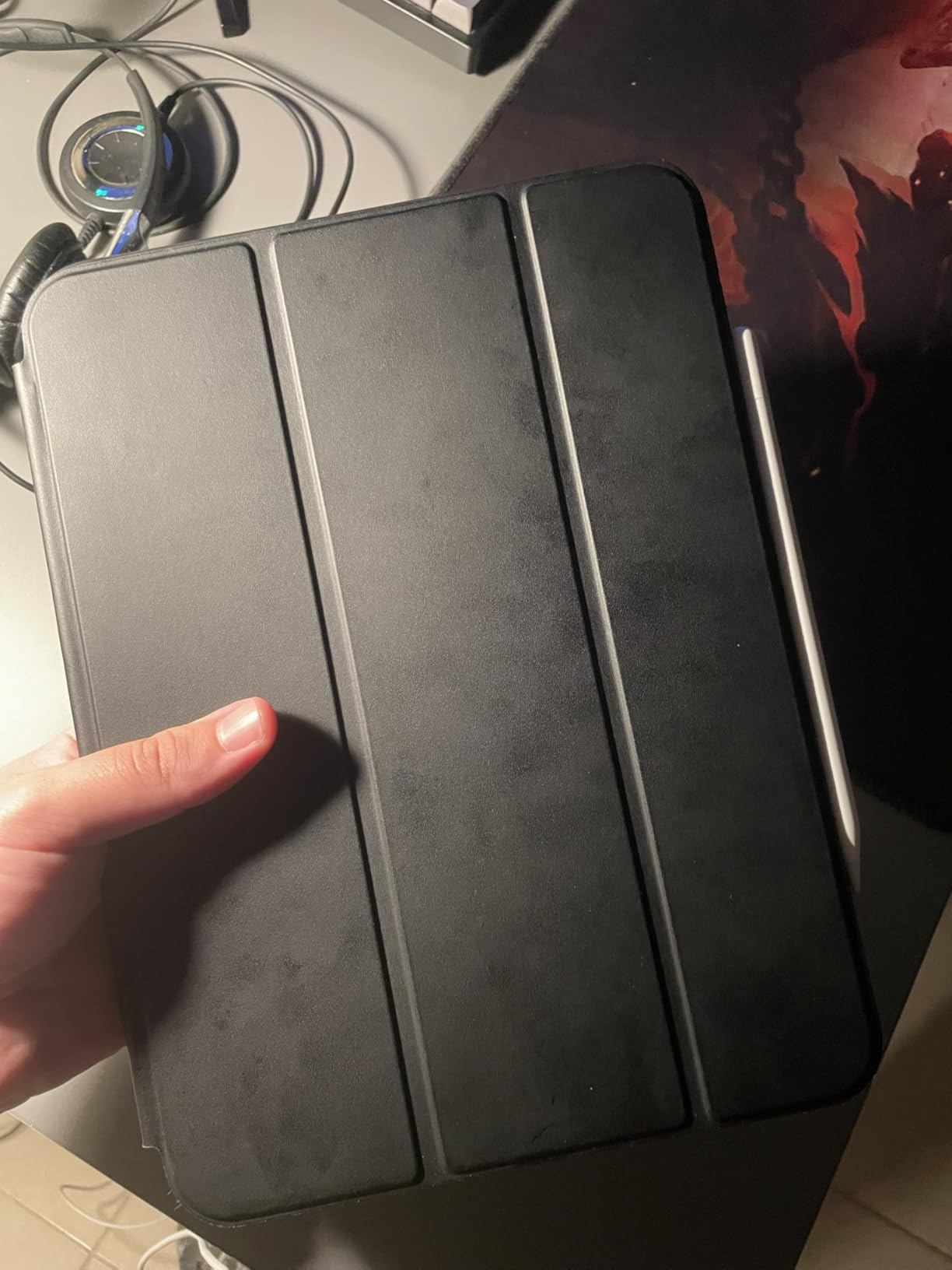 Apple Pencil (USB-C): Pixel-Perfect Precision, Tilt Sensitivity, Perfect for Note-Taking, Drawing, and Signing Documents customer photo 2