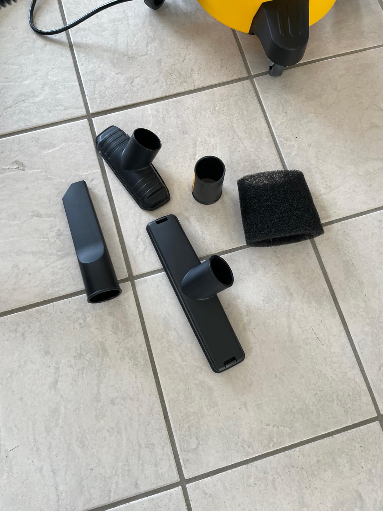 DEWALT Shop Vacuum 6 Gallon 4HP Poly Wet Dry Vacuum for Workshop customer photo 2