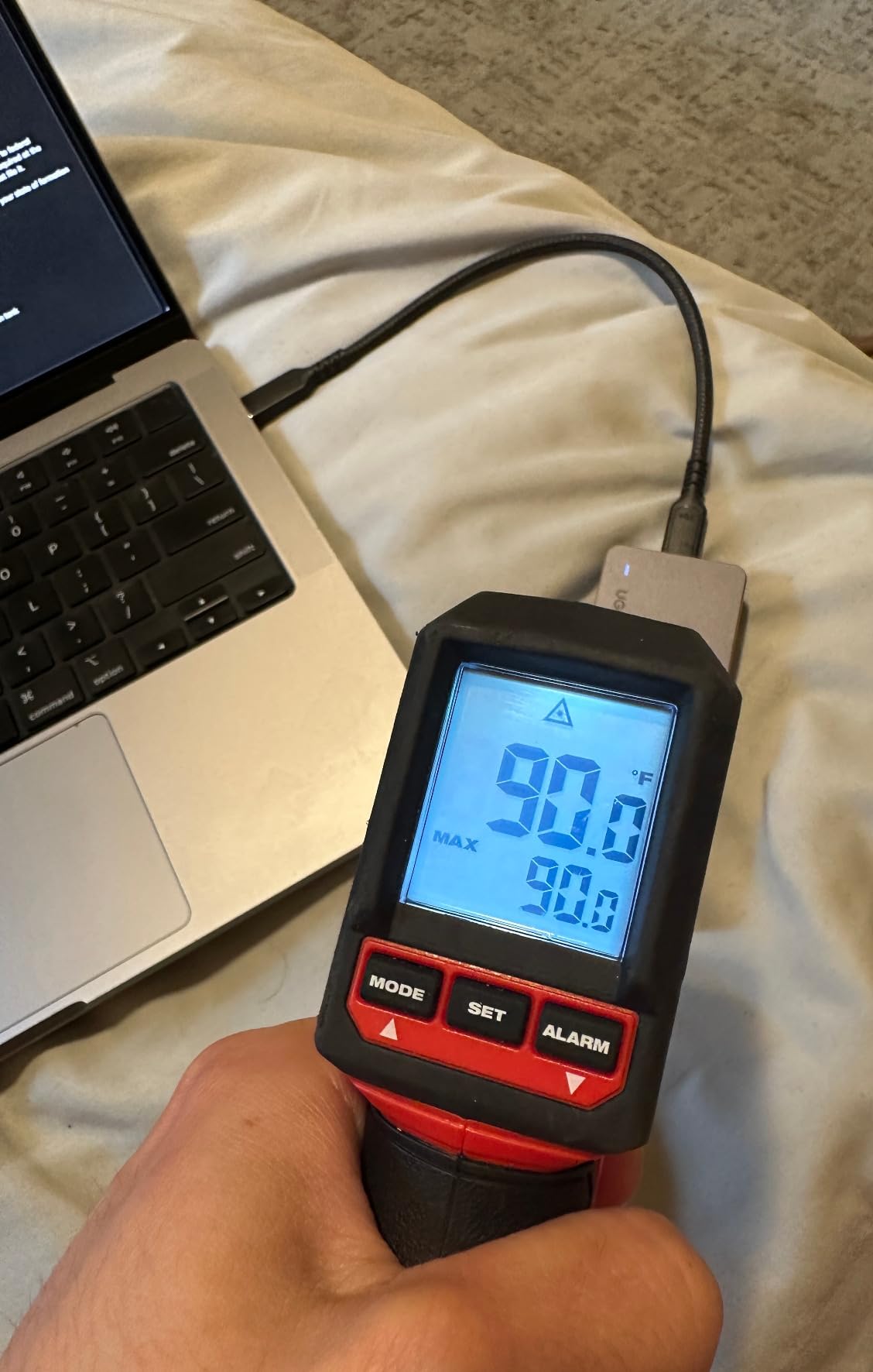 UGREEN 40Gbps M.2 NVMe Enclosure with Cooling Fan, Anti-Drop SSD Enclosure for MacBook, Aluminum M.2 Enclosure Support M/B+M Key Size 2280/2260/2242/2230 Compatible with Thunderbolt 3/4/USB4/3.2/3.1 customer photo 1