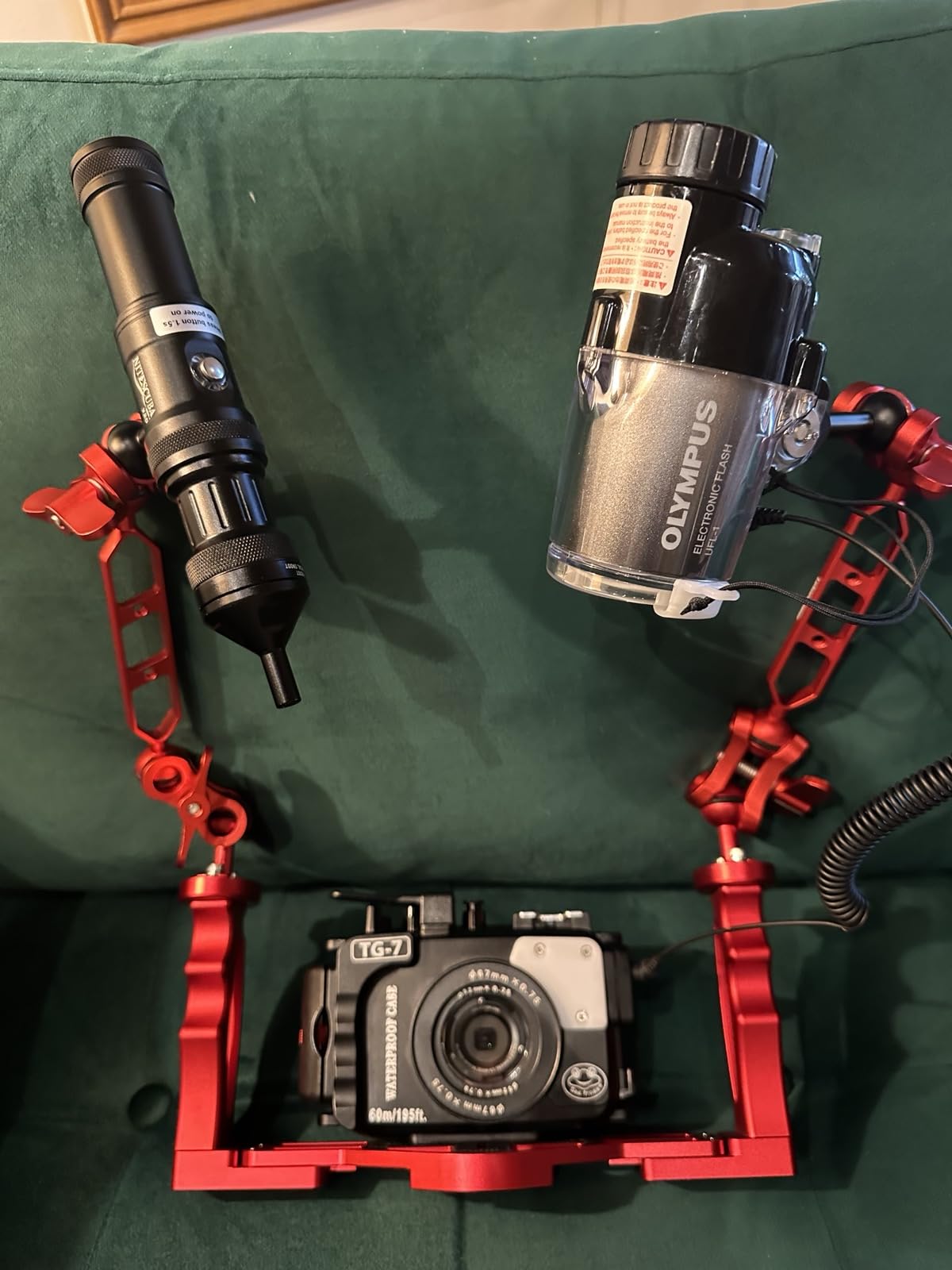 SeaFrogs Tough TG7 [60m/195ft] Professional Underwater Camera Scuba Case Waterproof Diving Housing for Om System tg7 Olympus Tough TG-7 tg7 - Black customer photo 1