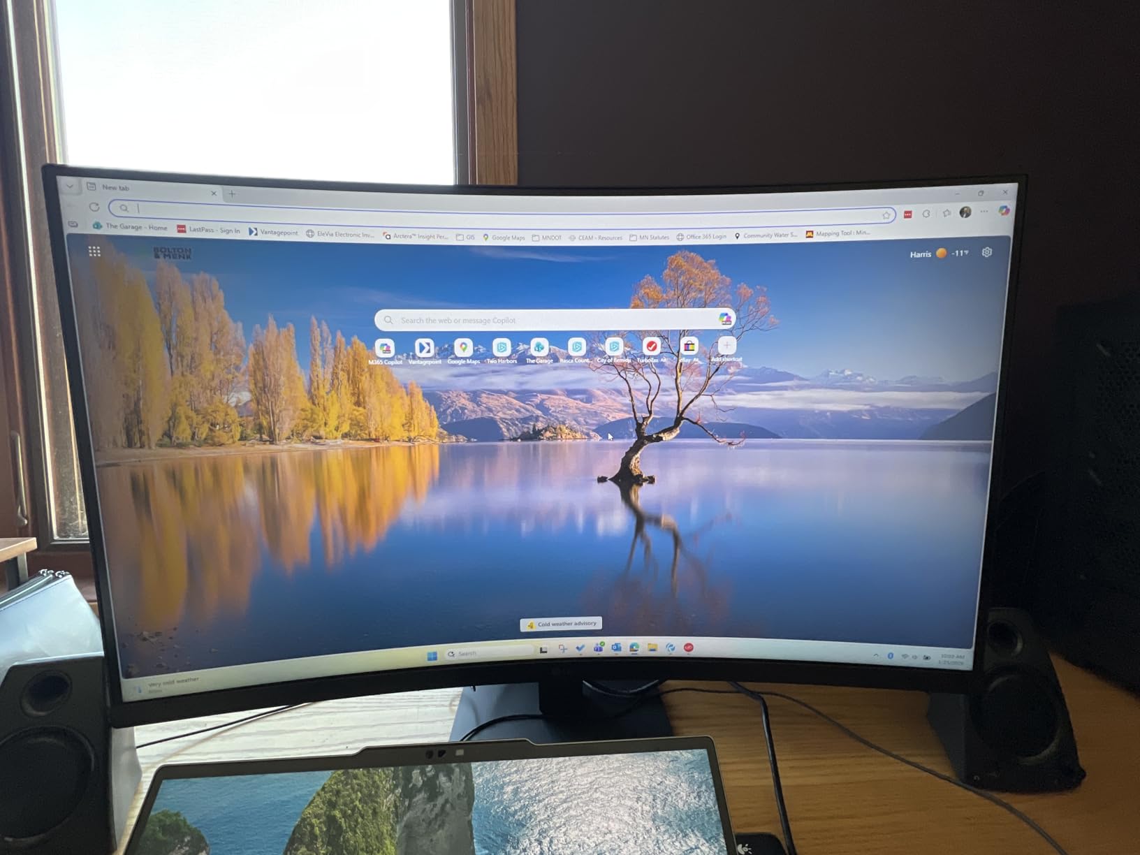 LG 32MR50C-B Curved Monitor 32-Inch FHD 100Hz AMD FreeSync OnScreen Control Dynamic Action Sync Black Stabilizer Tilt Stand customer photo 1