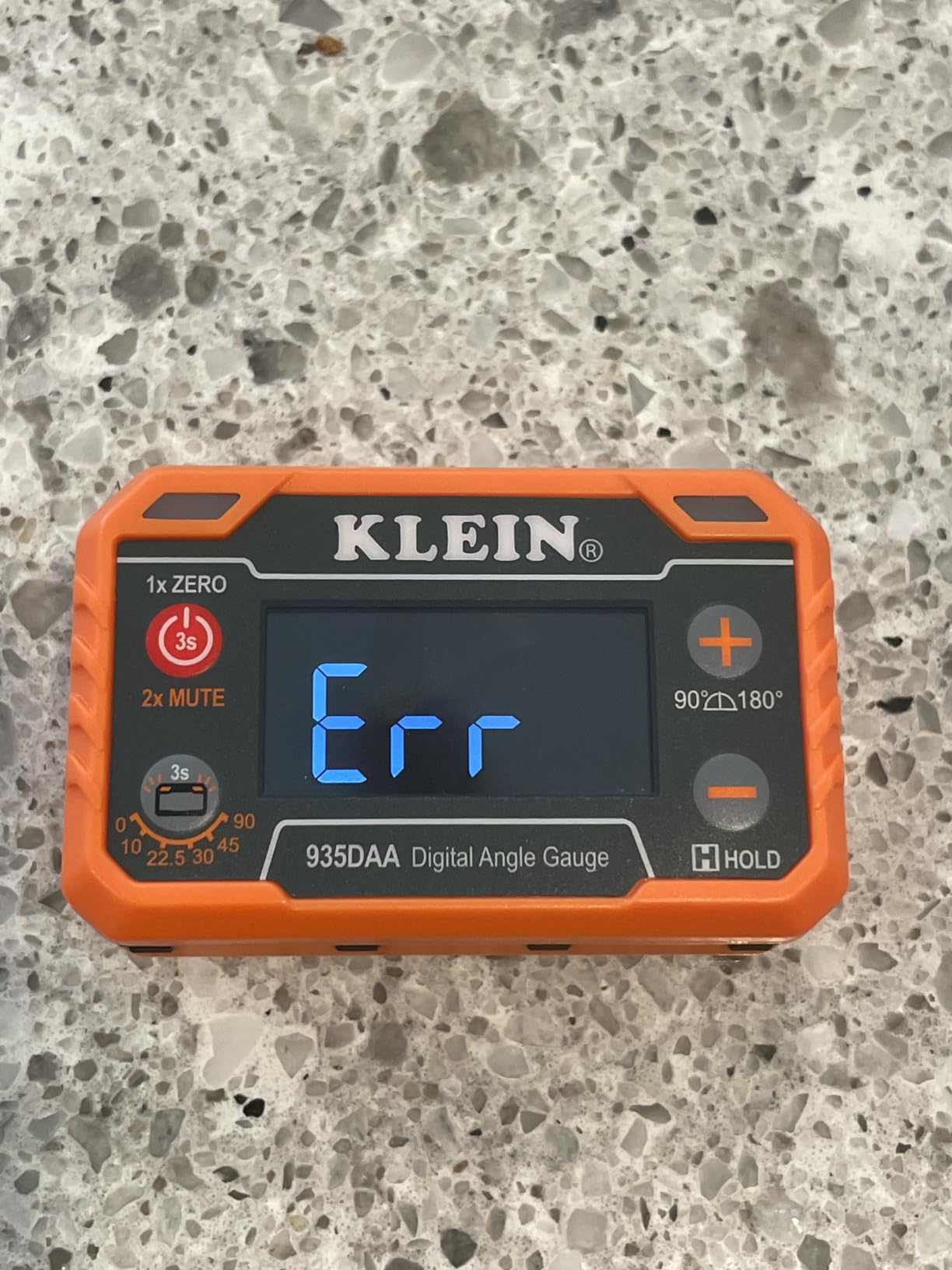 Klein Tools 935DAA Digital Electronic Level and Angle Gauge, LED Alert, Measure and Set Angles, 0-90 and 0-180 Degree Ranges customer photo 2