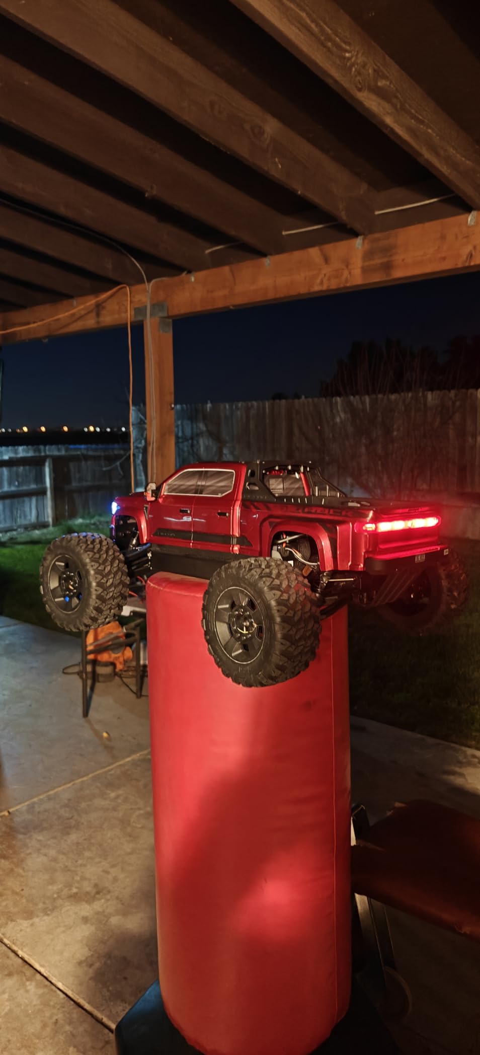 ARRMA RC Truck Big Rock 6S 4WD BLX 1/7 Monster Truck RTR (Battery and Charger Not Included) Gunmetal, ARA7612T1 customer photo 1