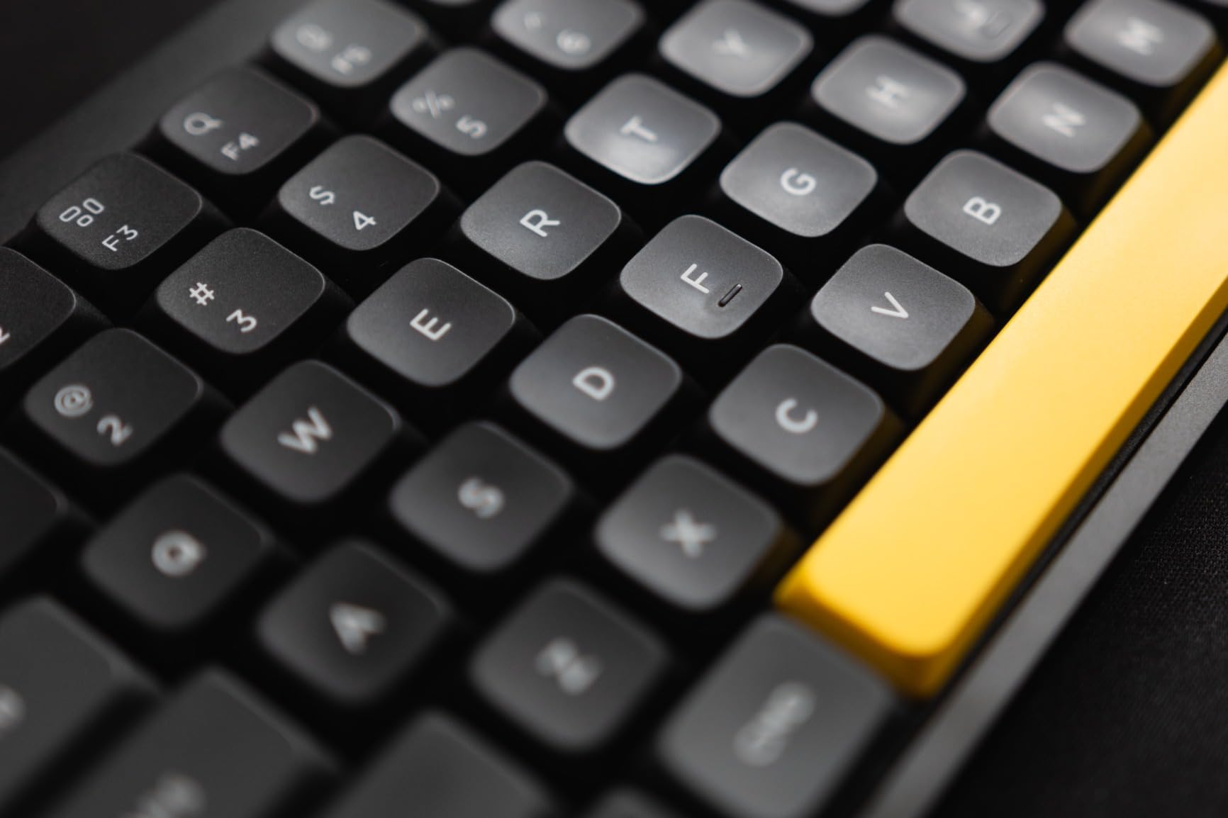 NuPhy Air75 V2 Portable 75% Mechanical Keyboard, Wireless Keyboard, Supports Bluetooth/2.4G/USB-C RGB Gaming Keyboards, Compatible with Windows/Mac OS/Linux Systems Grey-Gateron Aloe Switch customer photo 1