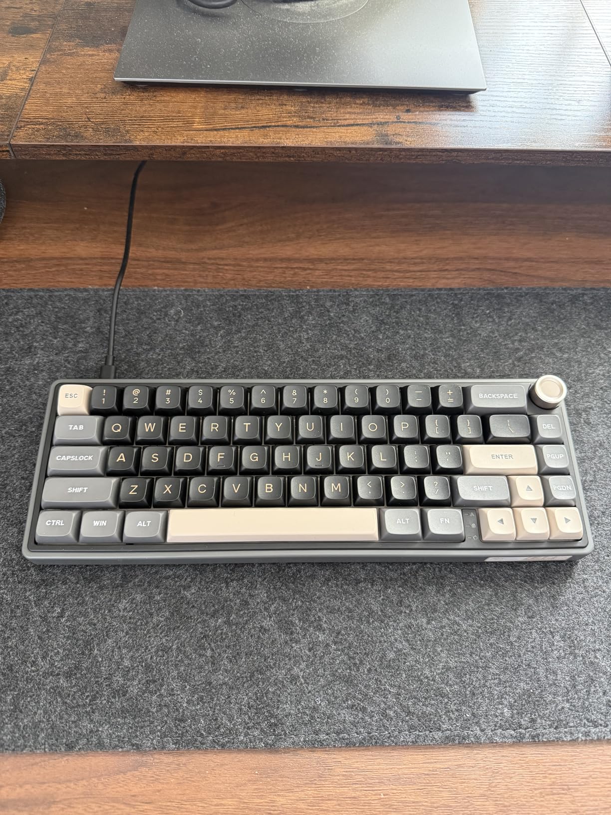 RK ROYAL KLUDGE R65 Wired Gaming Keyboard with Volume Knob, 60% Percent RGB Backlit Mechanical Keyboard Gasket Mount with PBT Keycaps, MDA Profile, QMK/VIA, 66 Keys Hot Swappable Cream Switch, Black customer photo 2