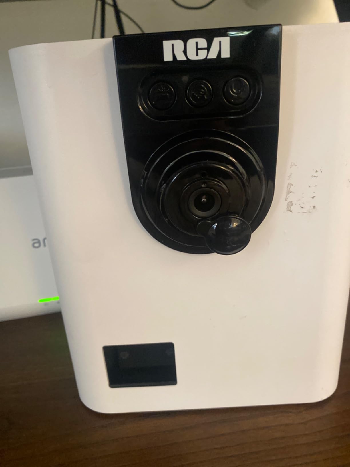 RCA Dog & Cat Smart Camera Treat Dispenser, WiFi-Enabled, 1080p HD Camera, Two-Way Audio, App Control, Compatible with Alexa & Google Assistant - for Small Treats & Kibble customer photo 1