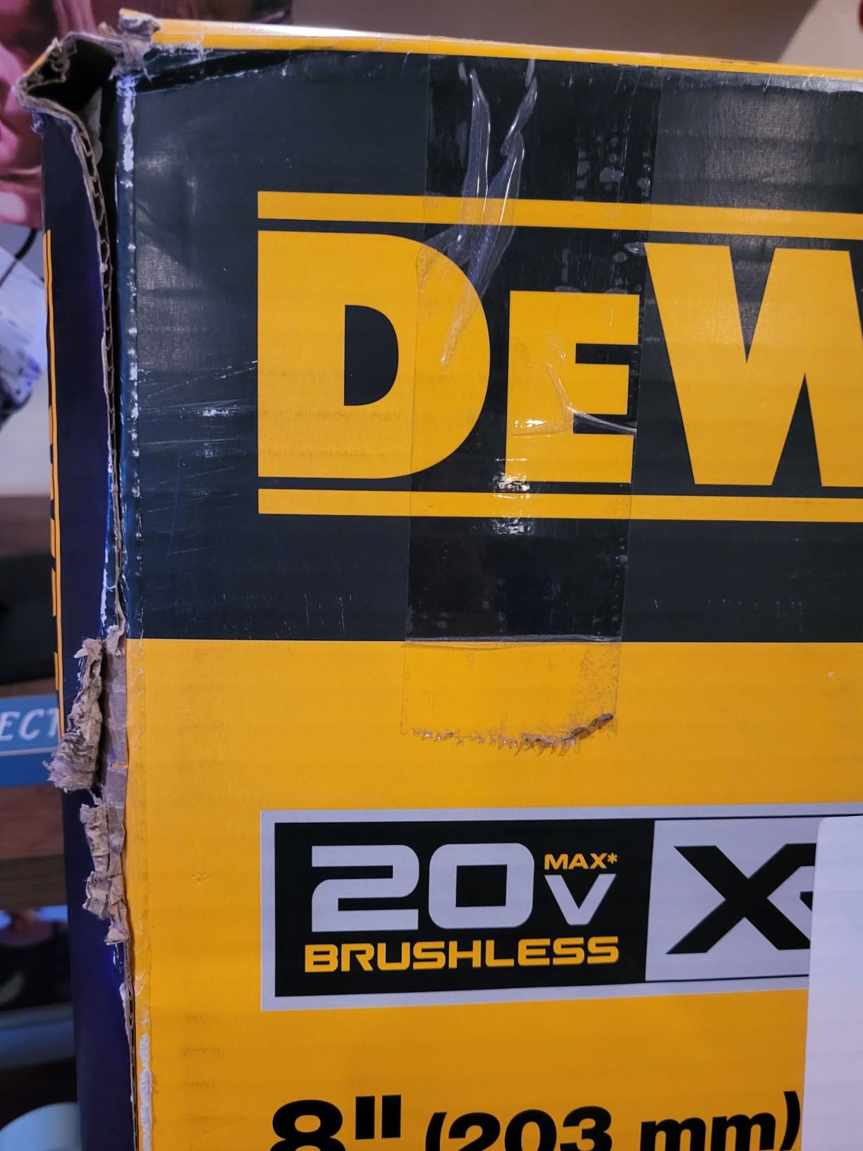 DeWalt DCPS620BDCB240C-BNDL 20V MAX XR Brushless Lithium-Ion Cordless Pole Saw and 20V MAX 4 Ah Lithium-Ion Battery and Charger Starter Kit Bundle customer photo 1