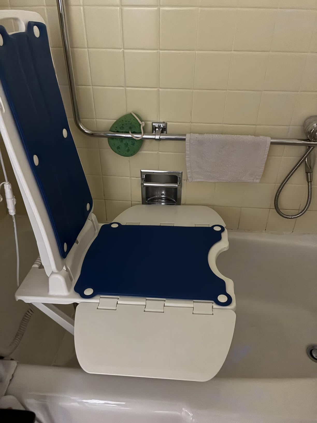 VOCIC Lightweight Electric Chair Lift, Lift Elderly from Floor, Remote Control Floor Lift, Fall Assist Devices, Item Weight 23 LBS, Support Up to 300 LBS, Waterproof Suction Cups, AX07 customer photo 1