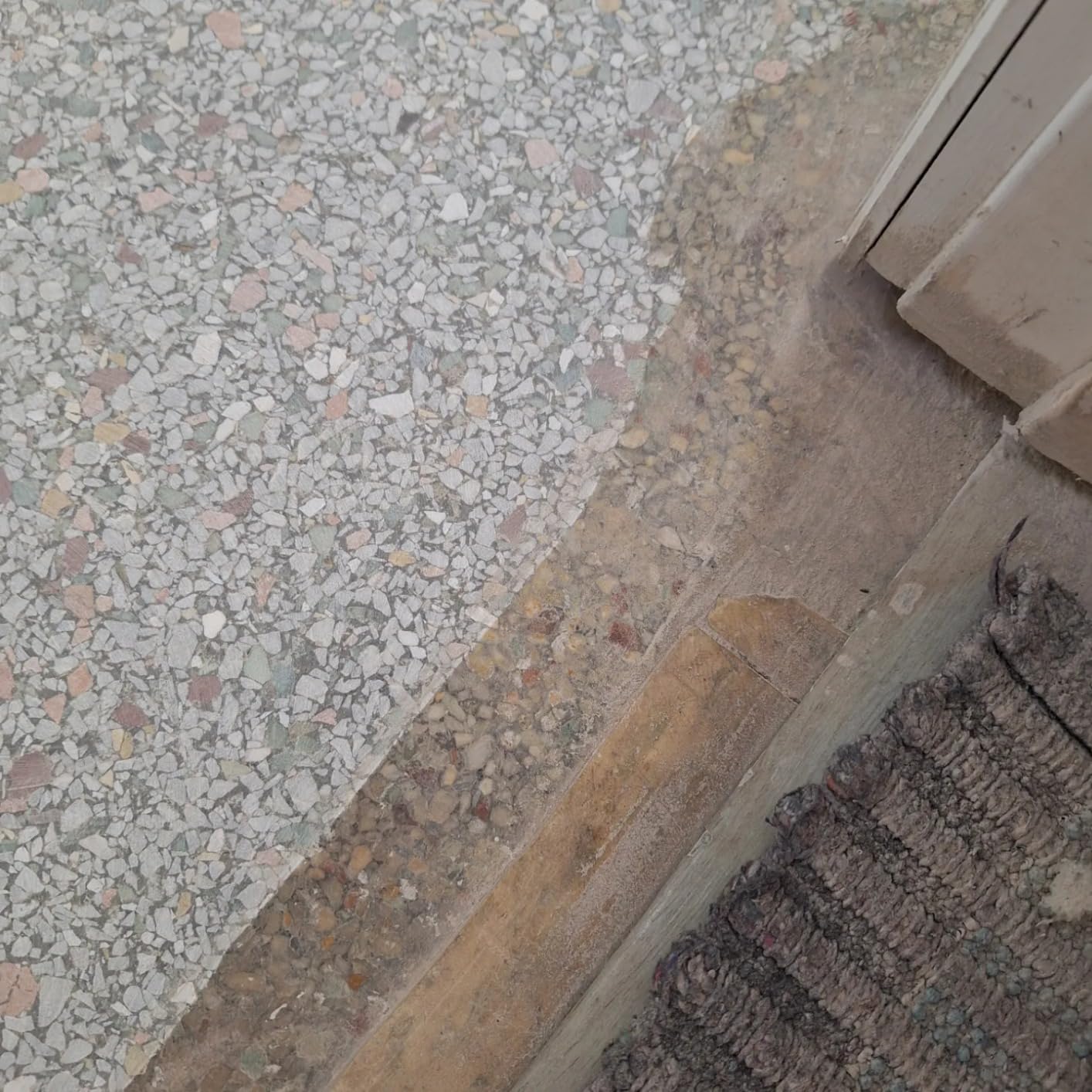 KSEIBI 711985 Concrete Grinder 7 Inch - Angle Grinder Kit with Dust Extraction Shroud, 2400W 15A Motor, 6000RPM, Includes Auxiliary Handles & 9 Inch Protective Guard, Diamond Cup Wheel, Carrying Bag customer photo 1