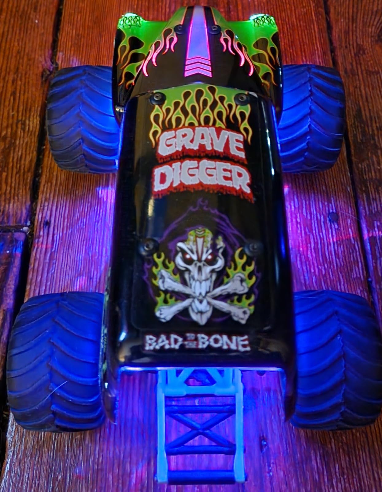 1/18 Mini LMT Grave Digger 2S 4X4 RTR Brushed Monster Truck Battery & Charger Included Green LOS01026T1 customer photo 2