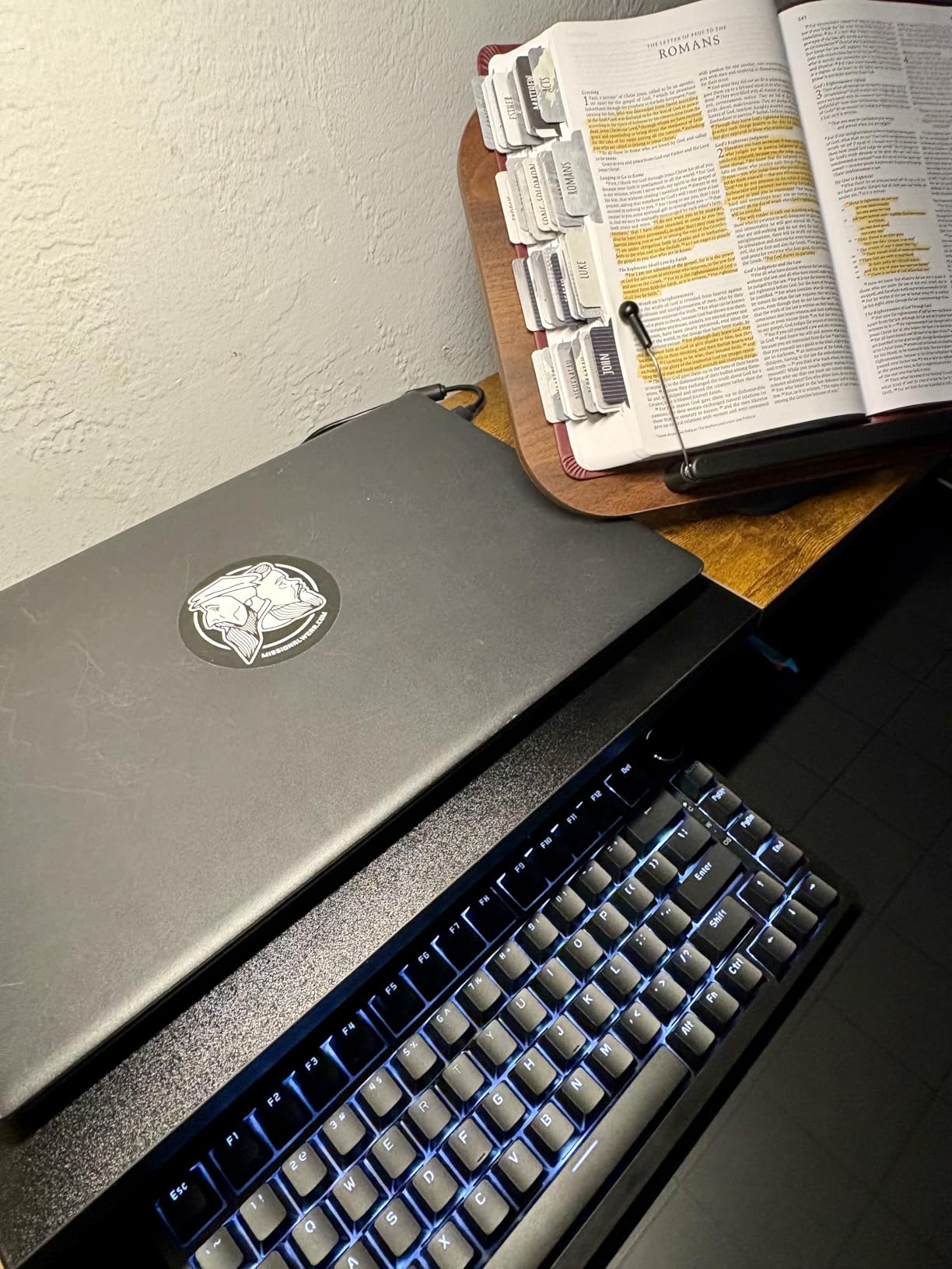 Attack Shark ajazz AK820 Mechanical Gaming Keyboard with Knob 75% Keyboard Hot Swappable Type-C Wired Gasket 5-Layer Noise Absorbing Foam White LED Backlit NKRO Linear Red Switch for PC/Win/Mac-Black customer photo 1