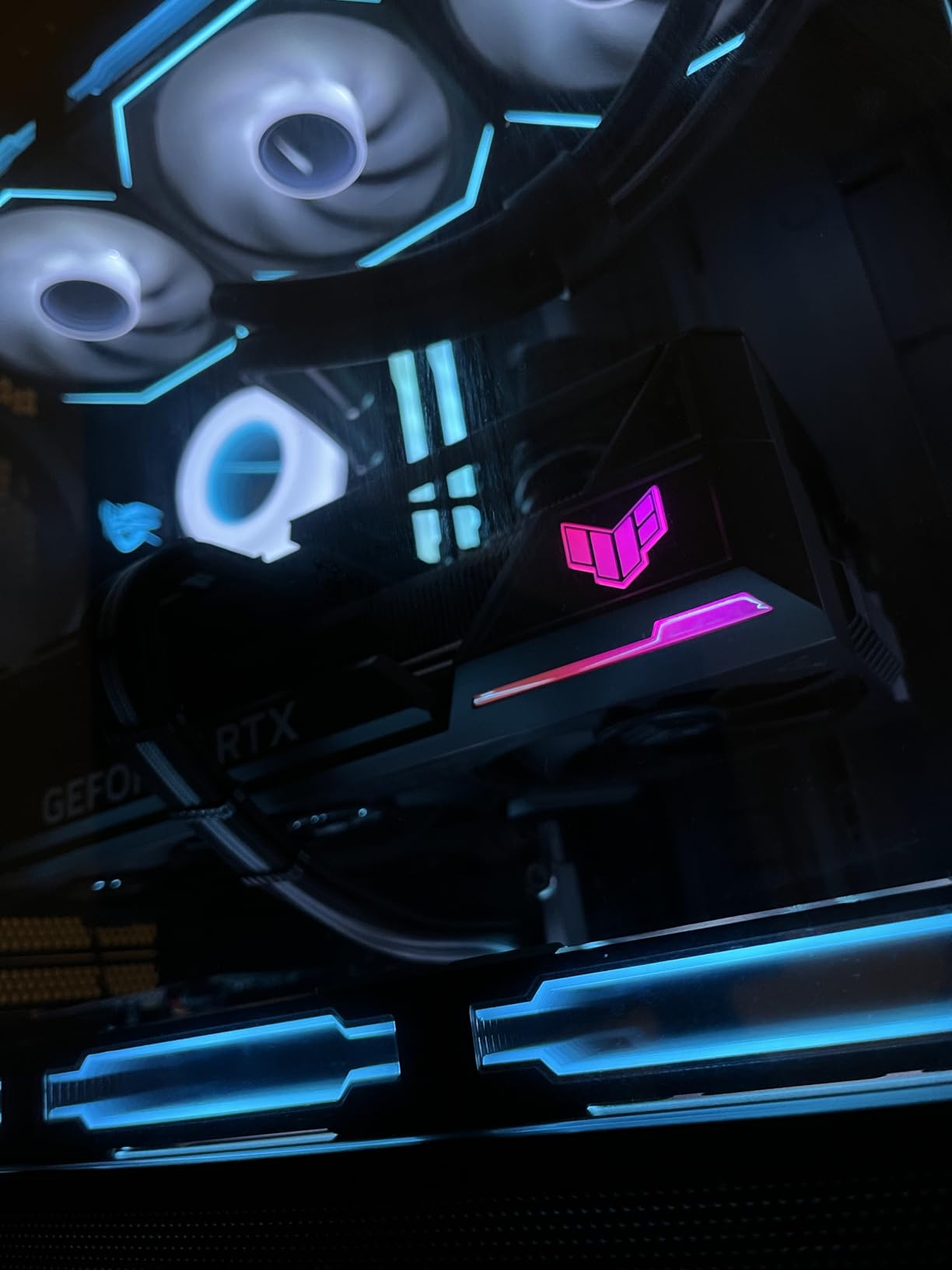 TUF Gaming NVIDIA GeForce RTX 4080 Super OC Edition Gaming Graphics Card (PCIe 4.0, 16GB GDDR6X, HDMI 2.1a, DisplayPort 1.4a) customer photo 1