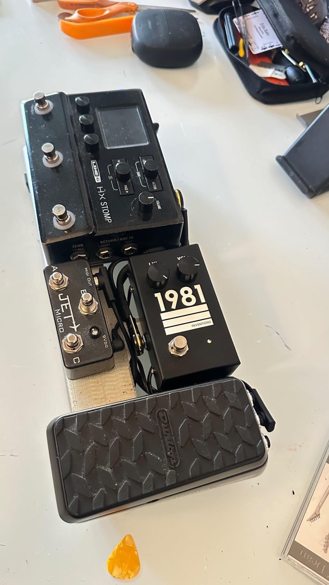 CME MIDI Cable 4-Pack - 1FT / 30cm, 5-pin DIN, Low-Profile - Mirrored 45-Degree Angled Ultra-Thin Plugs for Compact Spaces - Ideal for MIDI Interface, Pedalboard, Keyboard customer photo 2