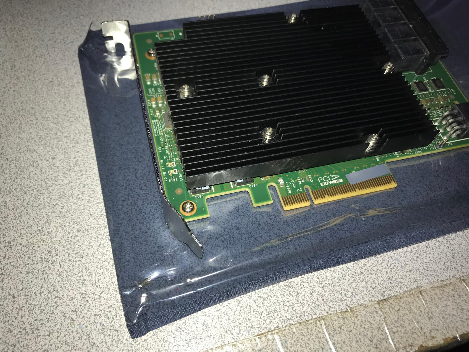 12Gb/s HBA SAS Controller Card IT Mode ZFS TrueNAS unRAID 16 Port 9300-16i PCI-Express 3.0 Host Bus Adapter Card customer photo 2