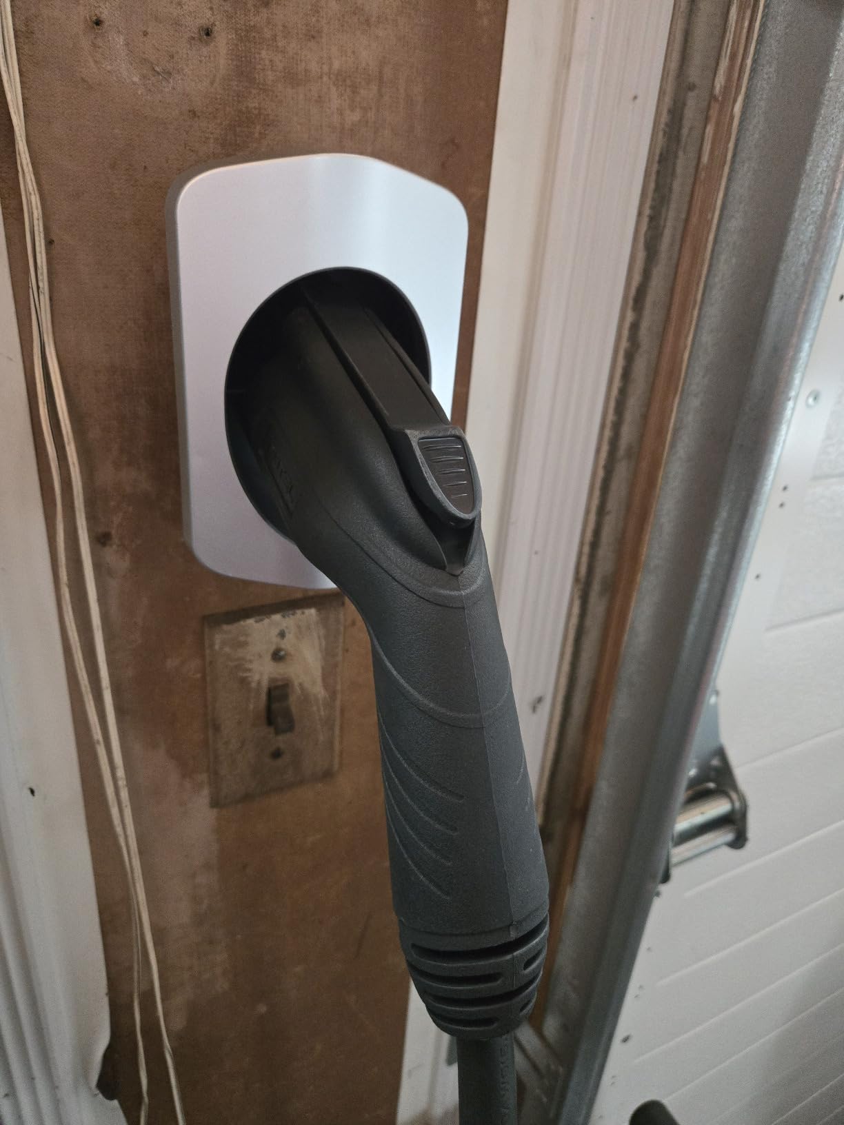 Autel MaxiCharger Level 2 EV Charger up to 40Amp, 240V, Indoor/Outdoor Fast Electric Vehicle Charging Station with Flexible 25-Foot Cable, NEMA 14-50 Plug (White) customer photo 2