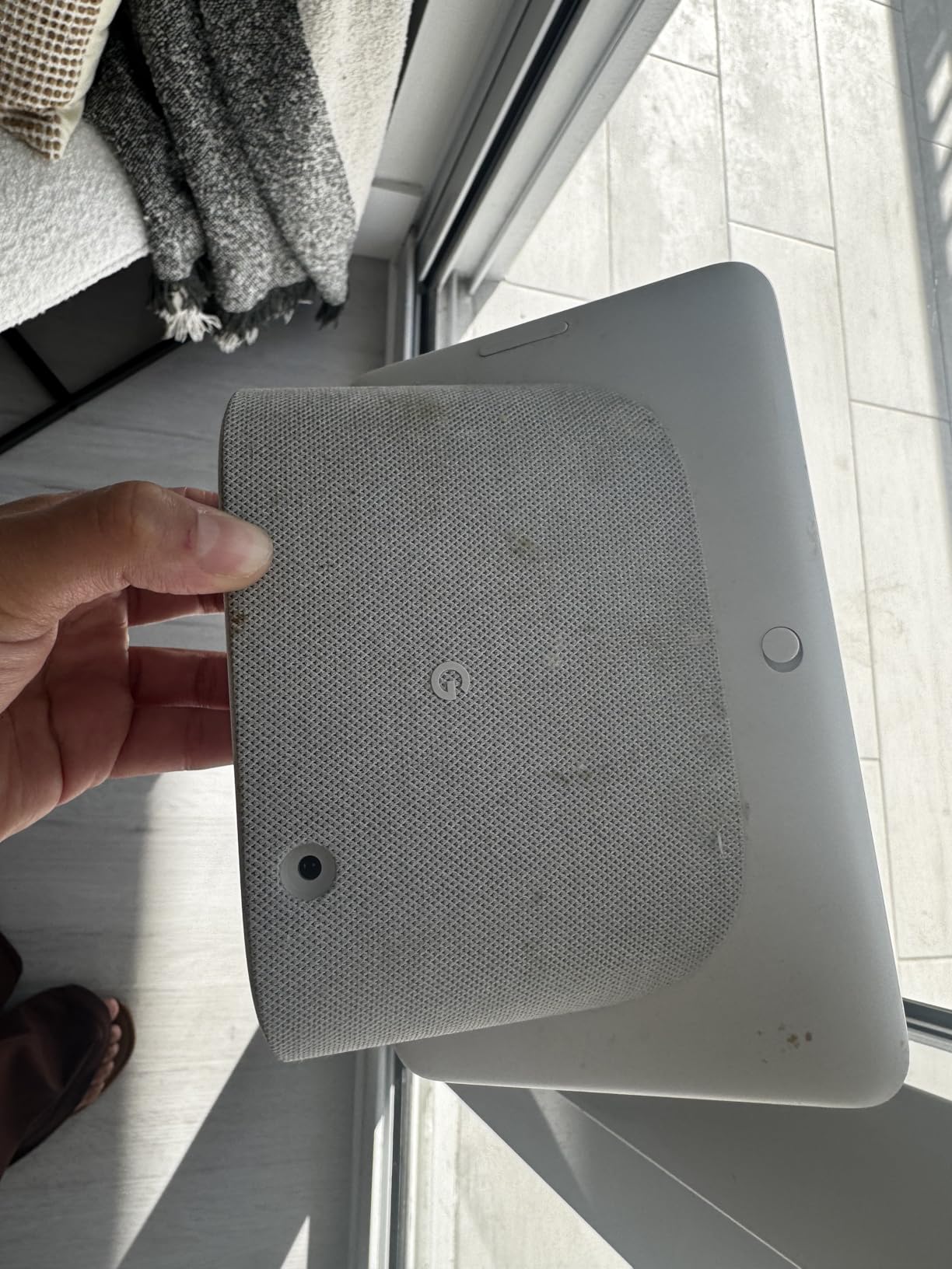 Google Smart Display 7 inch Touchscreen HD Display and Speaker with WiFi Streaming (2nd Gen) customer photo 1