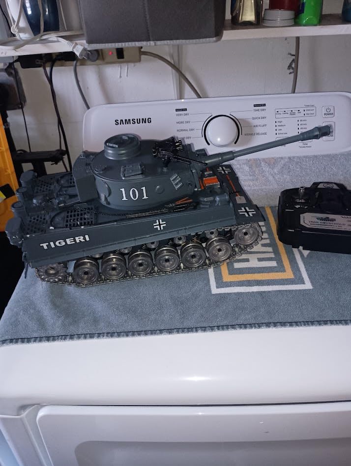 Supdex RC Tank, 1:18 Alloy Metal German Tiger I Remote Control Army Model Toys, 2.4Ghz RC Vehicle with Smoke, Sound and Lights, Military Tank for Adults and Kids customer photo 2