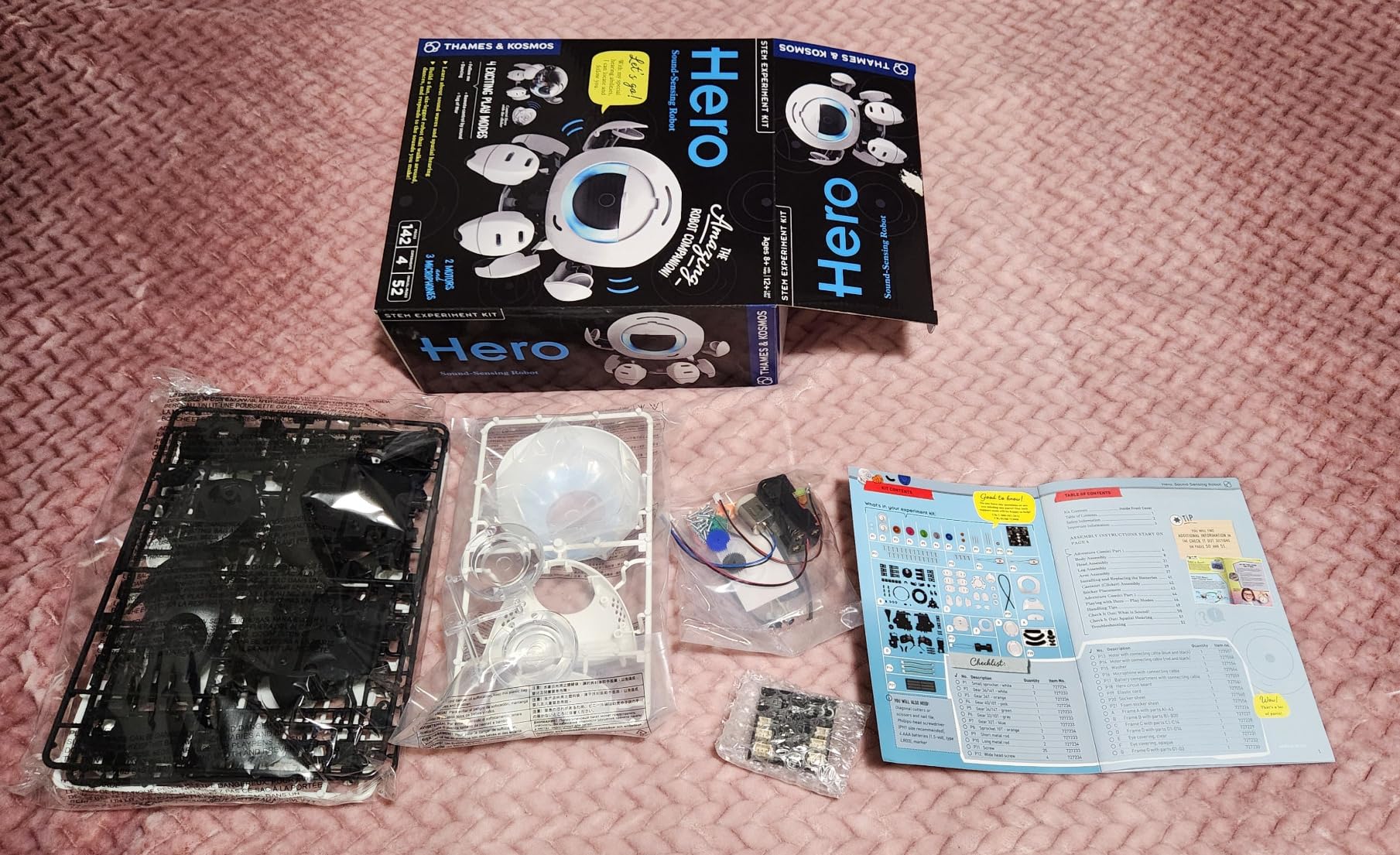 Thames & Kosmos Hero: Sound-Sensing Robot STEM Experiment Kit, Build a Robot That Reacts to Sounds, Explore Engineering, Sound Technology, Spatial Hearing, Quality Screen-Free, Educational Play customer photo 1