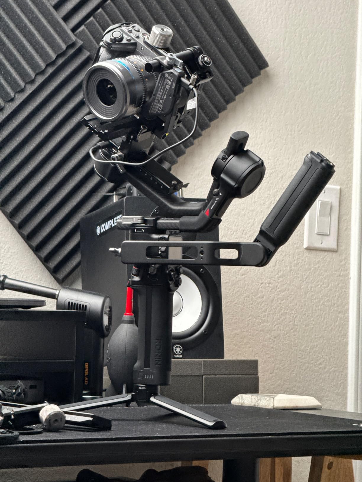 DJI RS 4 Pro Combo, 3-Axis Gimbal Stabilizer for Cameras for DSLR & Cinema Camera Stabilizer Canon/Sony/Panasonic/Nikon/Fujifilm, Native Vertical Shooting, 4.5kg/10lbs Payload, Camera Gimbal customer photo 1