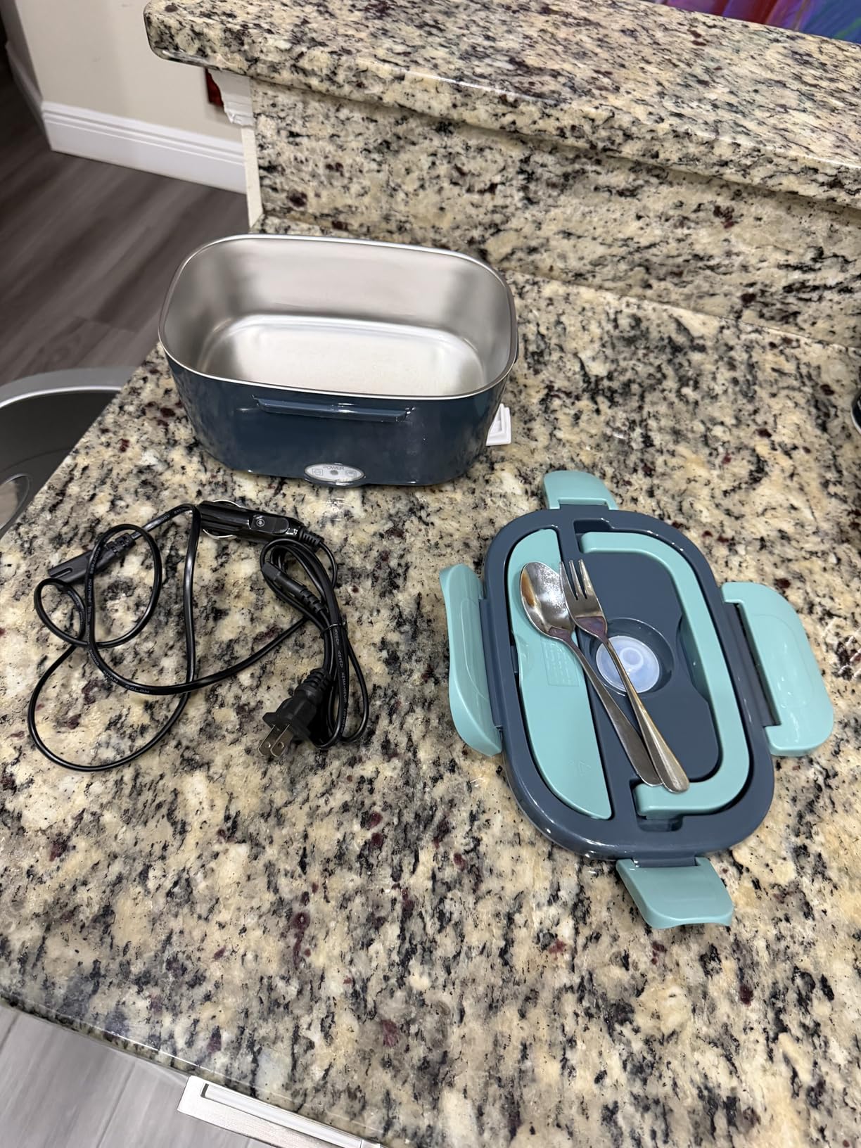 SOHIDA Electric Lunch Box Food Heater, 80W Portable Warmer for Car Truck Work with 304 Stainless Steel Container, 12V/24V/110V Green Heated Lunch Box Suitable for Ideal Driver/Work/Gift customer photo 1