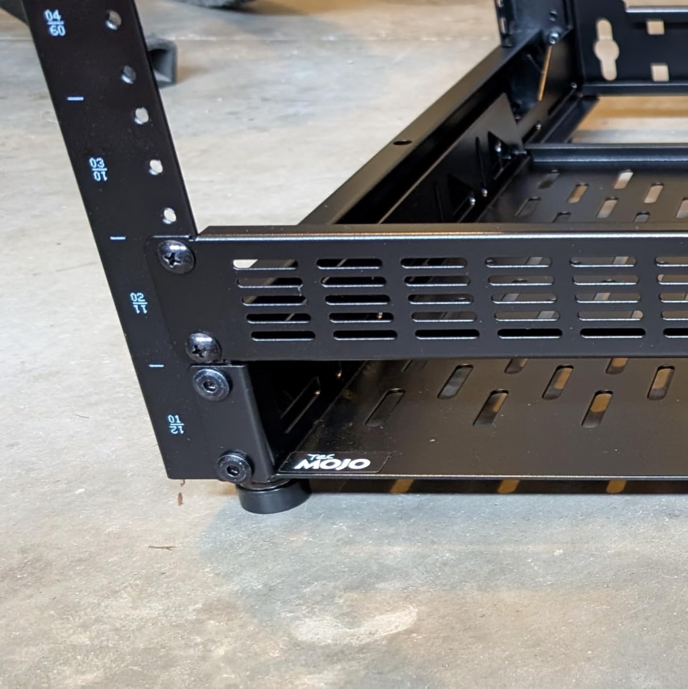 Tecmojo 20U Open Frame Network Rack for IT & AV Gear, AV Rack Floor Standing or Wall Mounted, with 2 PCS 1U Rack Shelves & Mounting Hardware customer photo 1