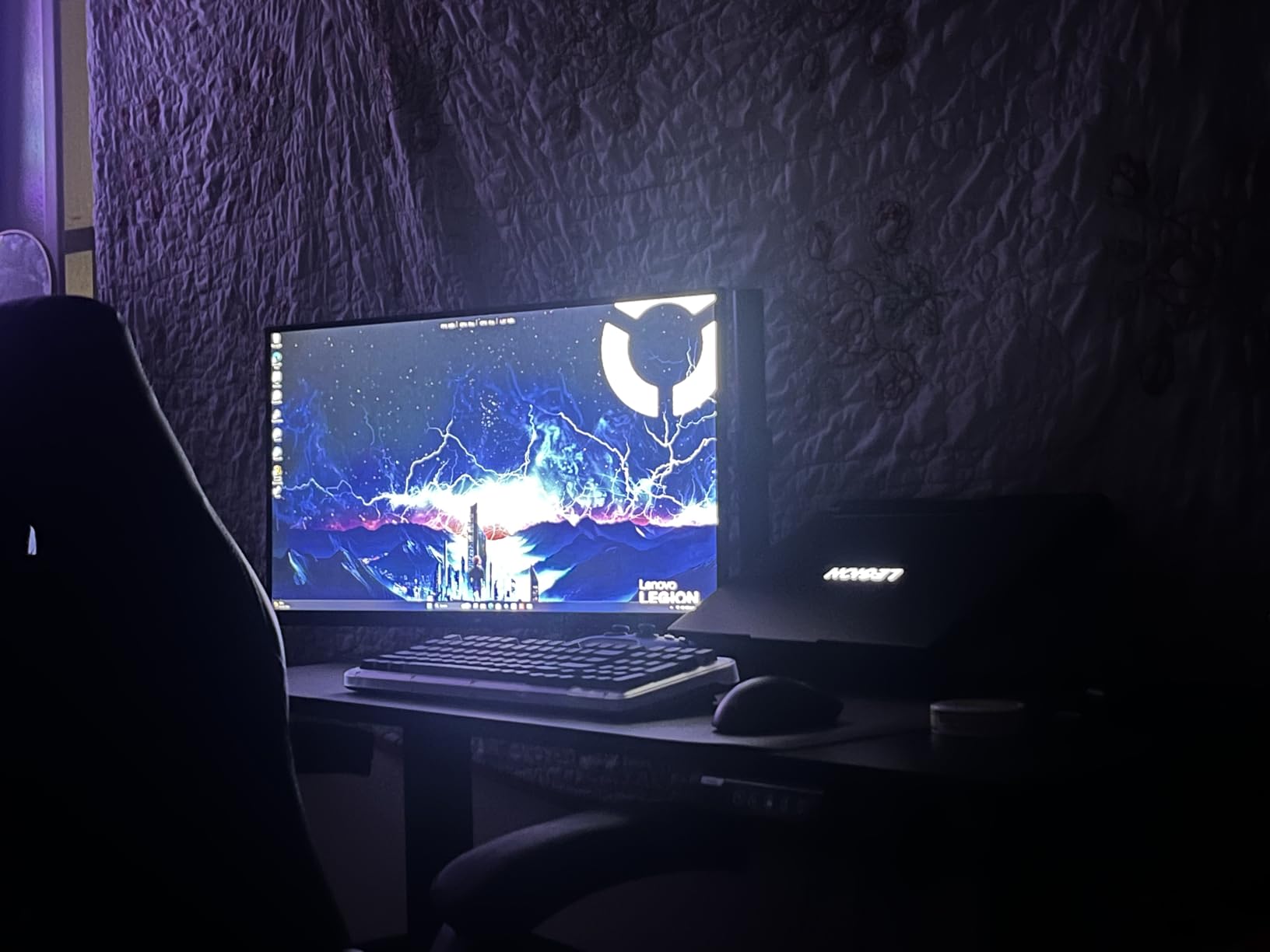 KTC 27 Inch 4K Mini LED Monitor, Fast IPS, HDR1000 160Hz 144Hz Gaming Monitor, Speakers, Type-C 90W, HDMI/DP/USB, Swivel/Height/Pivot/Tilt, VESA, Vertical Monitor for Gaming & PC customer photo 2