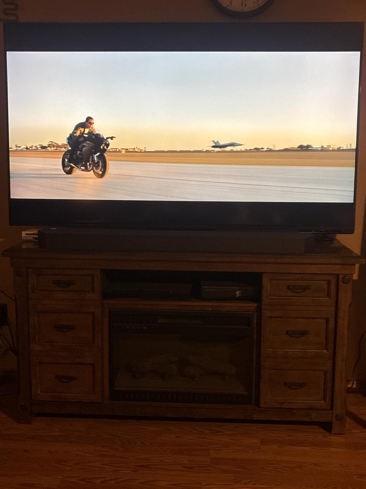 Samsung Q990D 11.1.4ch Soundbar with Wireless Dolby Atmos Audio, Rear Speaker Included, Q-Symphony, SpaceFit Sound Pro, Game Mode Pro with Alexa Built-in customer photo 1