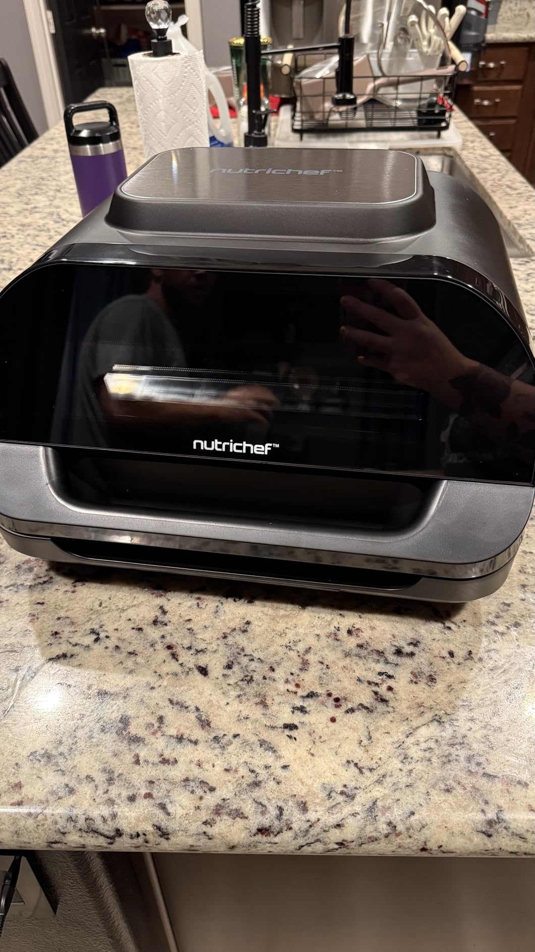 NutriChef Indoor Smokeless Grill | Smart Grill & Air Fryer with 7 Cooking Functions | 6L Capacity | Includes Smart Thermometer | Precise Temperature Control | Non-Stick Removable Grill Plates customer photo 1