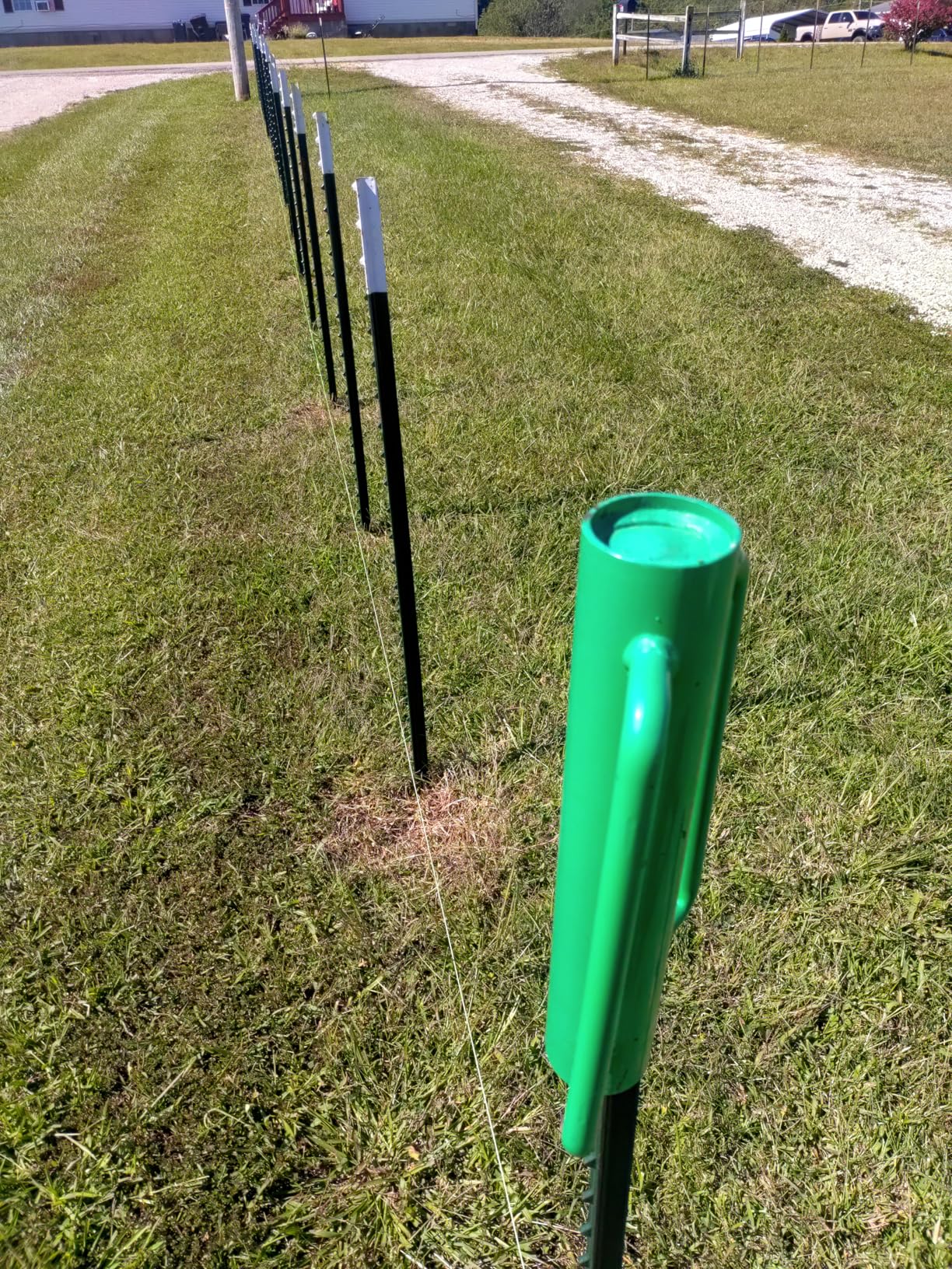 VASGOR Fence Post Driver, Heavy Duty Hand Post Pounder with Handle - Use for Metal U Posts, T Posts, Garden Fence (12 LBS) customer photo 2
