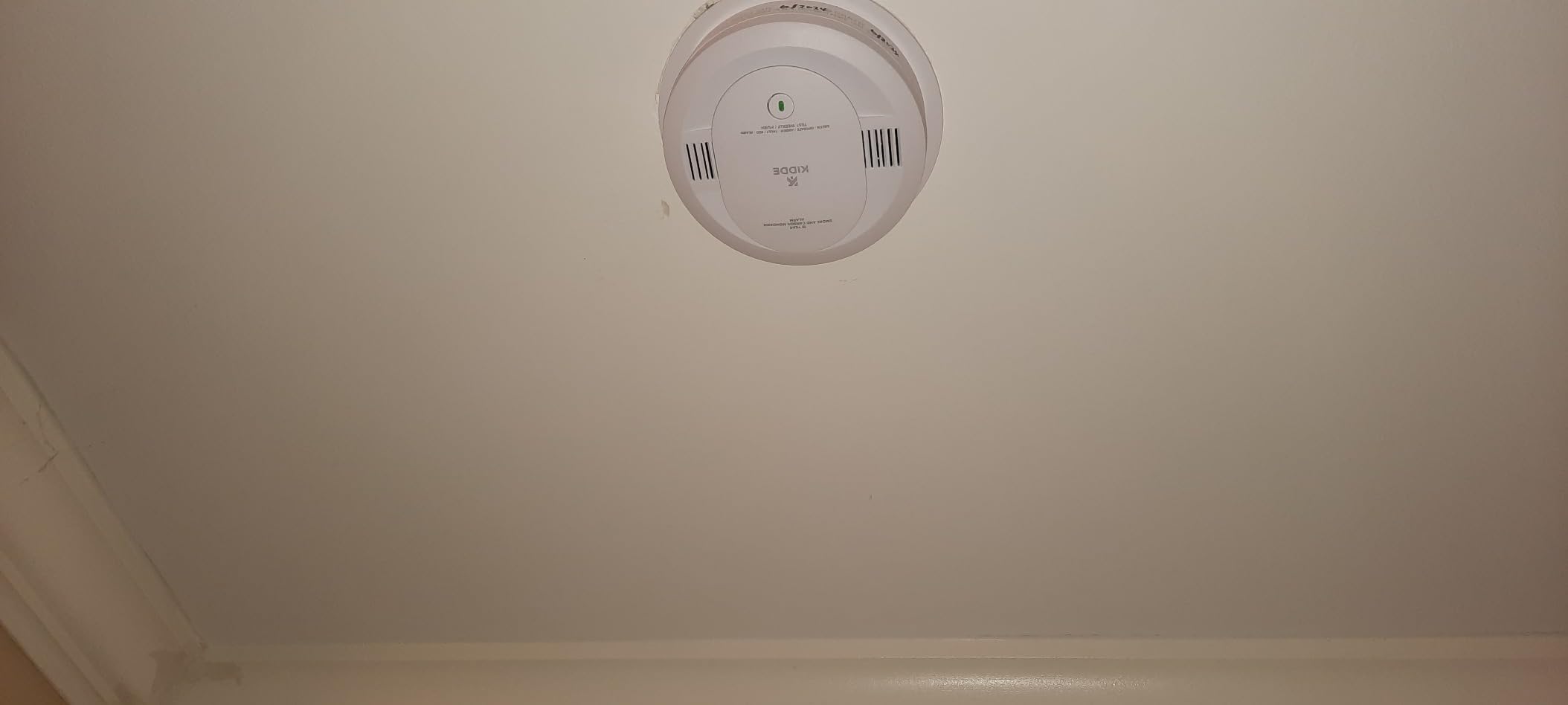 Kidde Smoke and Carbon Monoxide Detector, Hardwired with 10-Year Battery Backup, Voice Alerts, LED Status Lights, Interconnected, 85 dB Alarm, 5 inches, 30CUA10-V, 1 Pack customer photo 2