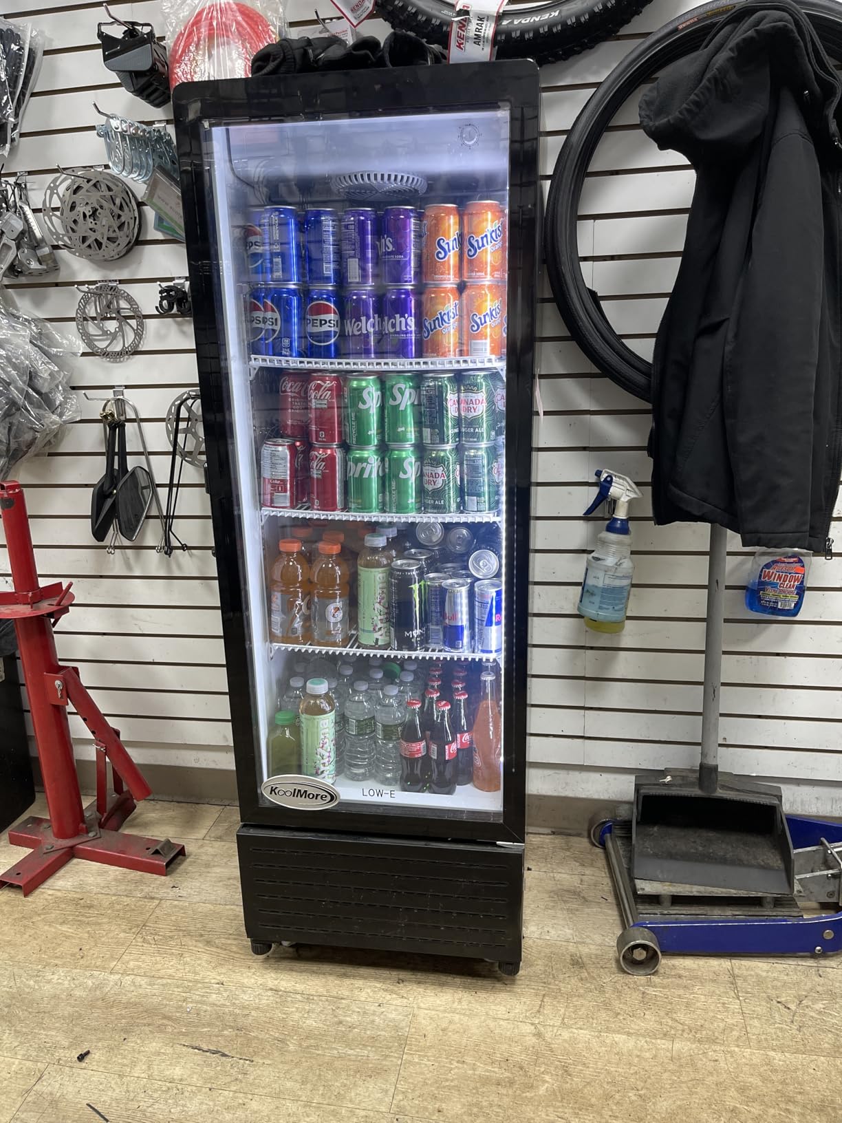 KoolMore 23 in. One Glass Door Commercial Display Merchandiser Refrigerator Cooler in Black, ETL Listed, 10 cu. ft. (KM-MDR-1GD-10C) customer photo 2