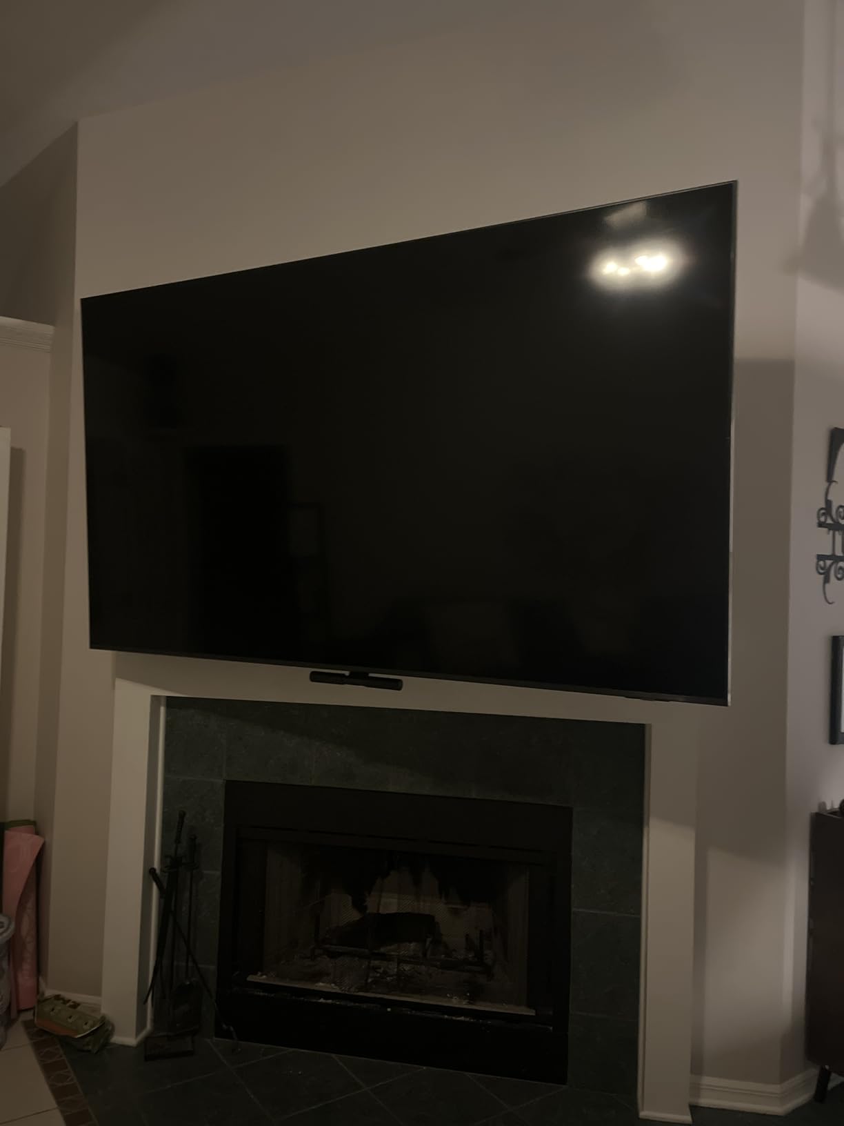 Mount-It! Fireplace Mantel TV Wall Mount, Above Fireplace Drop Down TV Mount, Pull Down Mantle Mount with Spring Assist, Sizes 42-65 inches with VESA from 100x100 to 600x500, max 55 lbs Weight customer photo 1