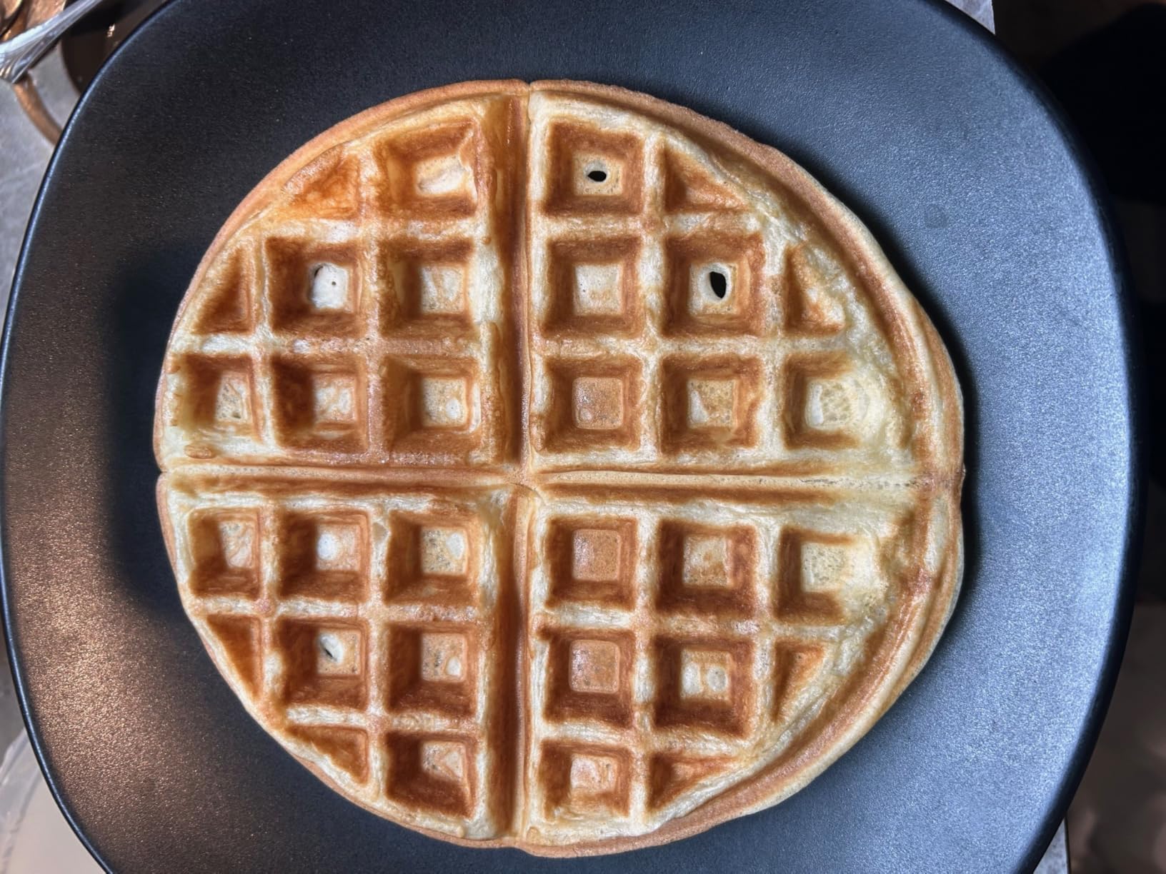 bella Flip-n-Store Waffle Maker with EverGood Ceramic Nonstick Coating, Fits-anywhere Kitchenware, Power Indicator Light, Cool Touch Handle & Cord Wrap, 7 Wide & 1